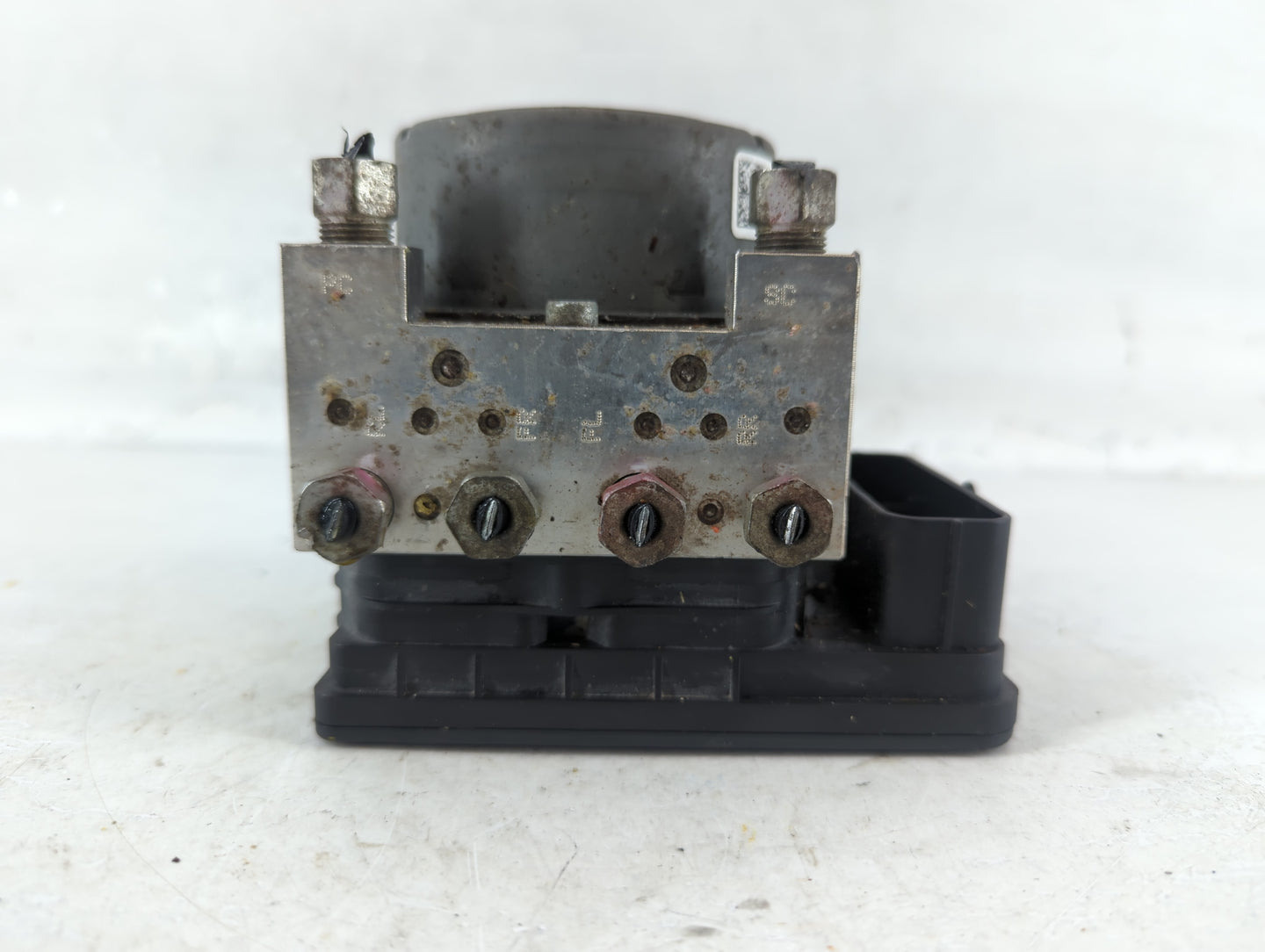 2016 Cadillac Xts ABS Pump Control Module Replacement P/N:23308257 Fits OEM Used Auto Parts - Oemusedautoparts1.com
