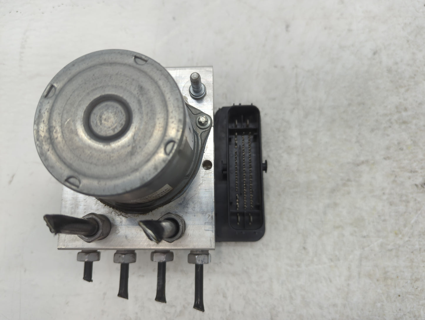 2016 Chevrolet Camaro ABS Pump Control Module Replacement P/N:23414640 Fits OEM Used Auto Parts - Oemusedautoparts1.com