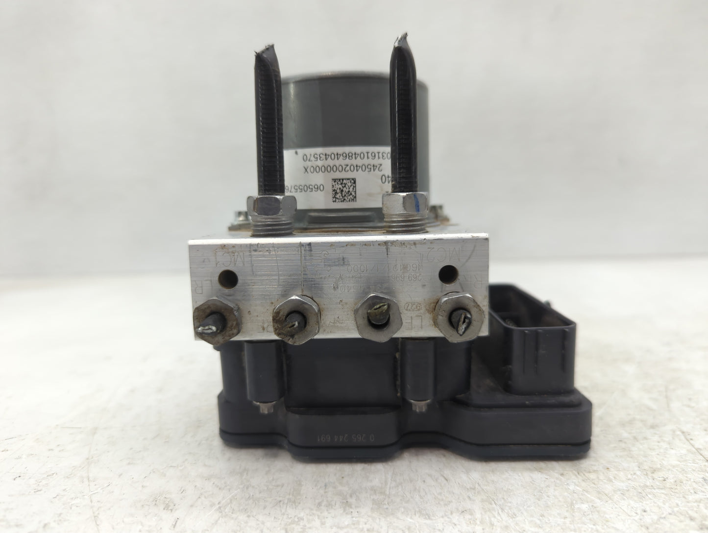 2016 Chevrolet Camaro ABS Pump Control Module Replacement P/N:23414640 Fits OEM Used Auto Parts - Oemusedautoparts1.com