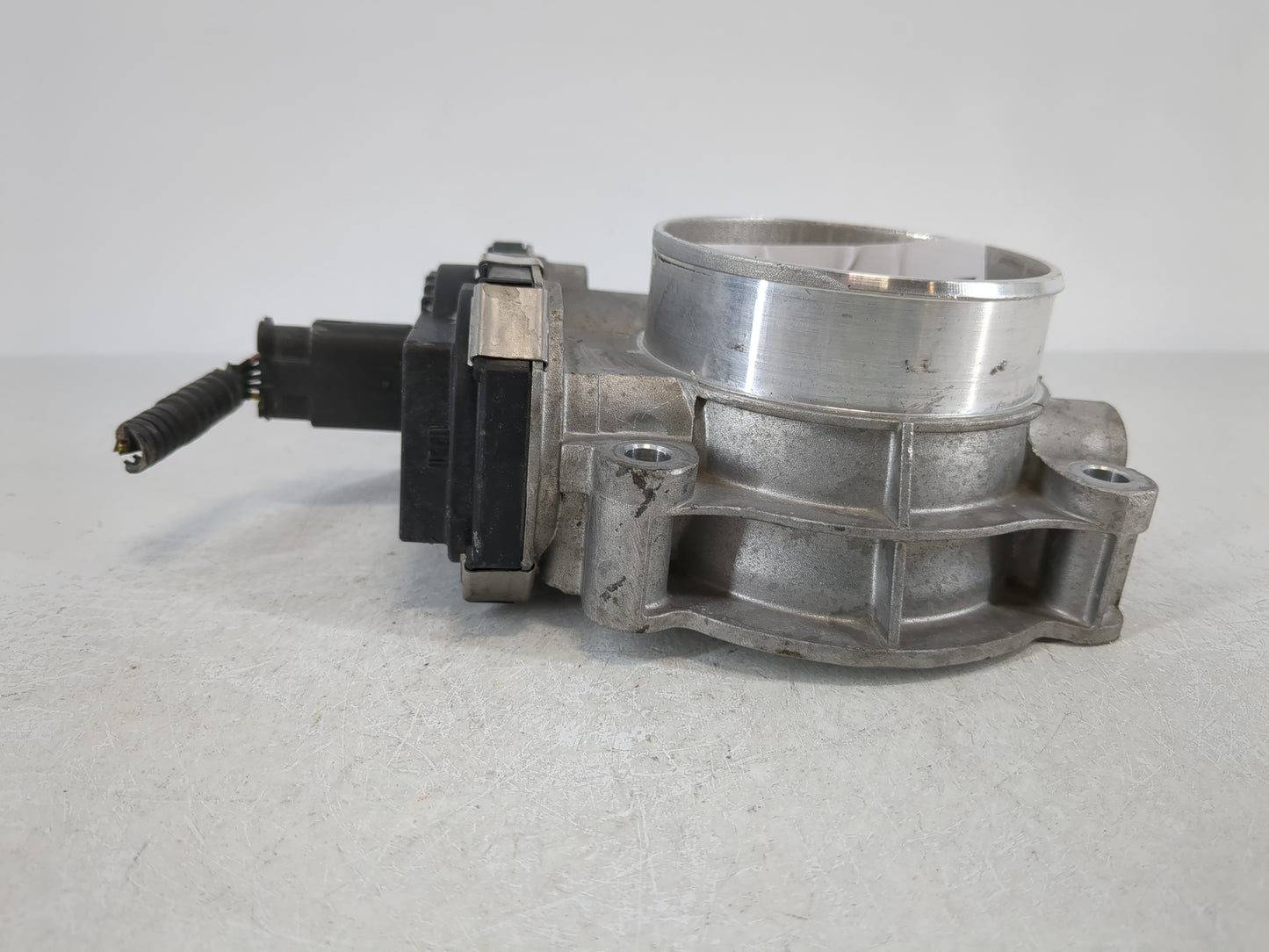 2016-2021 Chevrolet Camaro Throttle Body P/N:12648114 Fits Fits 2016 2017 2018 2019 2020 2021 2022 OEM Used Auto Parts - Oem