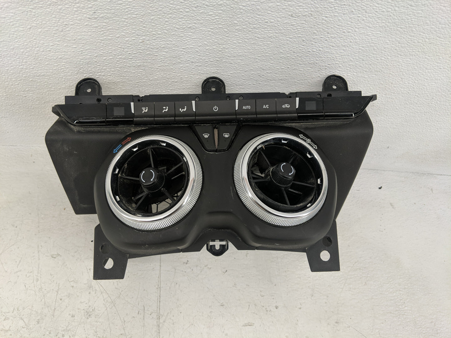 2016-2017 Chevrolet Camaro Climate Control Module Temperature AC/Heater Replacement P/N:84078979 Fits Fits 2016 2017 OEM Use