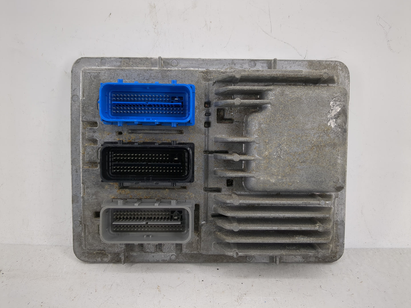 2016 Chevrolet Camaro PCM Engine Control Computer ECU ECM PCU OEM P/N:12671004 Fits Fits 2015 OEM Used Auto Parts - Oemuseda