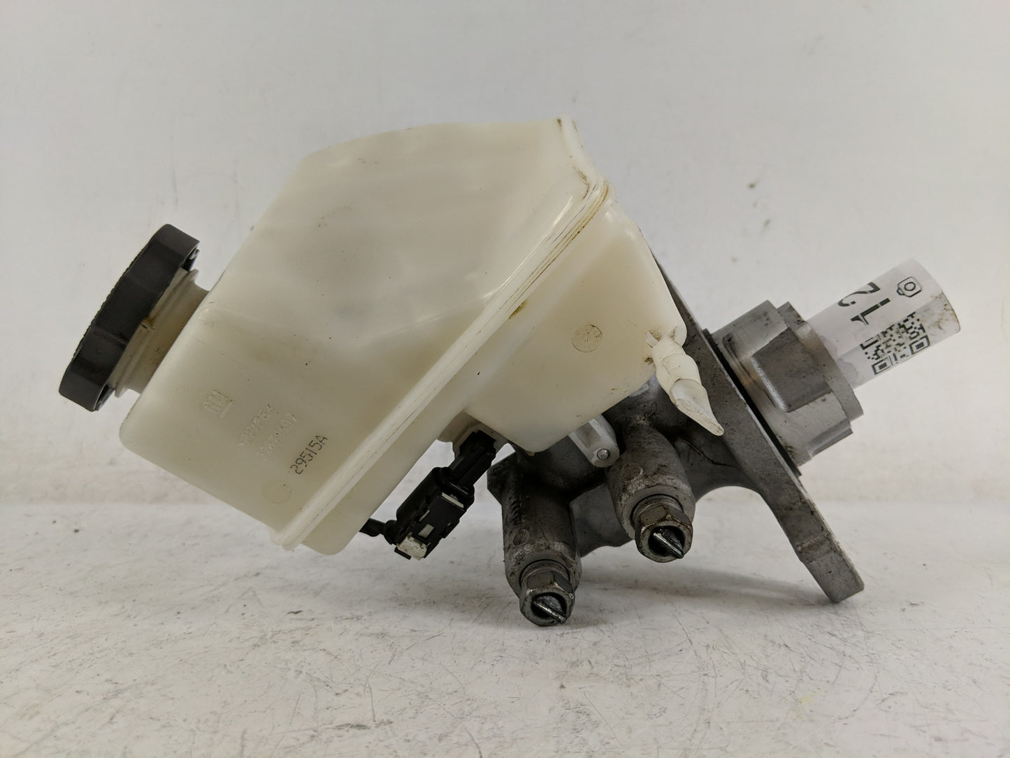 2016-2020 Chevrolet Camaro Brake Master Cylinder - Oemusedautoparts1.com
