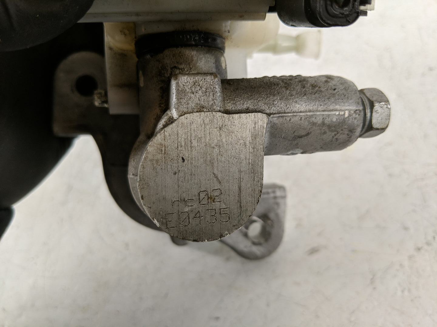 2016-2020 Chevrolet Camaro Brake Master Cylinder - Oemusedautoparts1.com