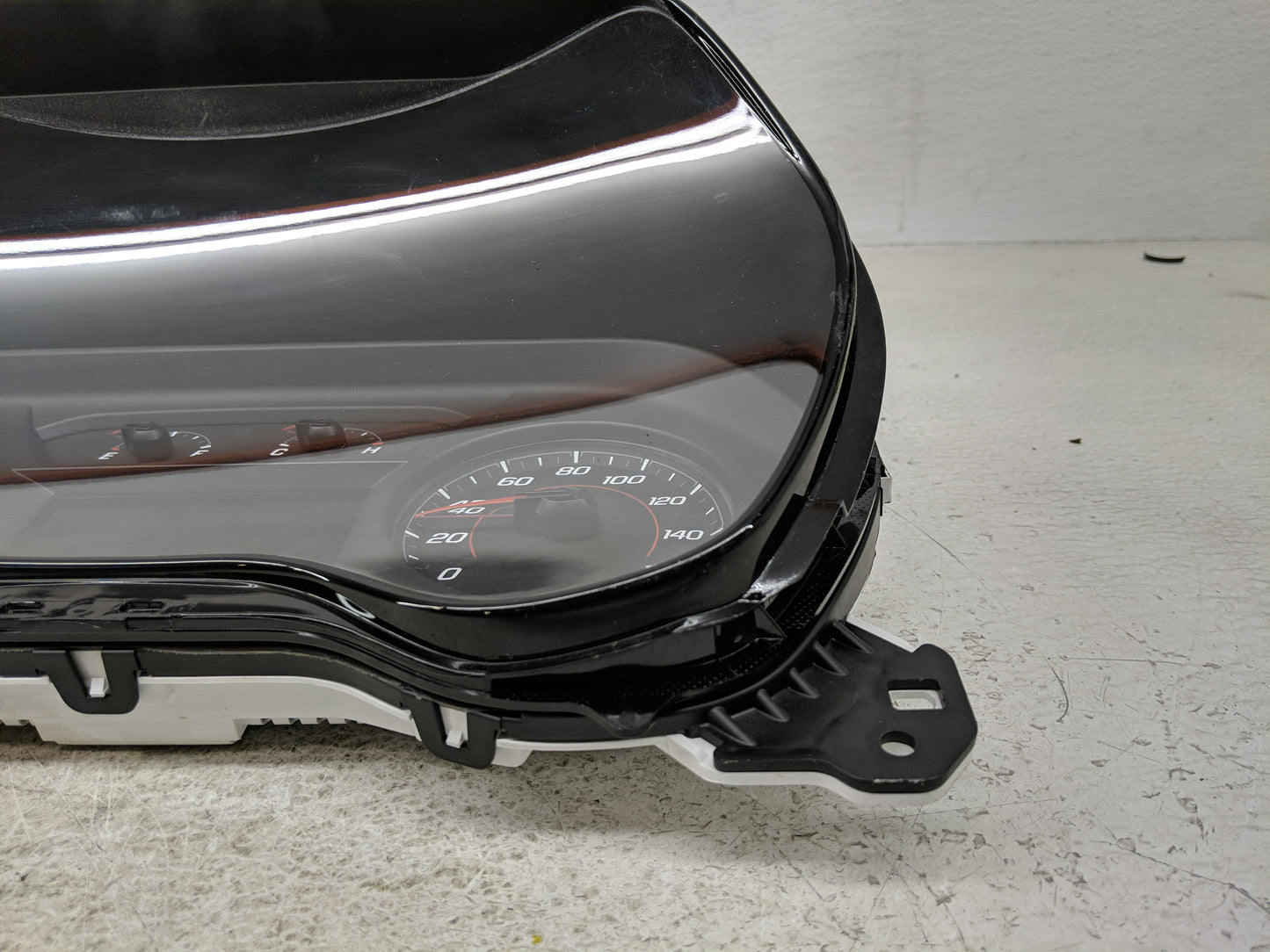 2016 Chevrolet Camaro Instrument Cluster Speedometer Gauges P/N:175597137 84025439 Fits OEM Used Auto Parts - Oemusedautopar
