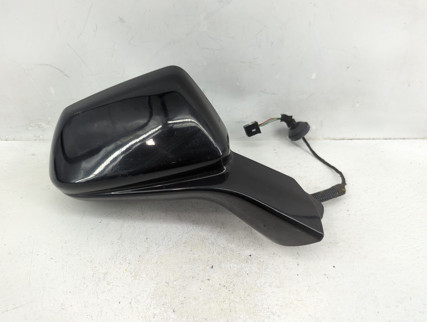 2016-2019 Chevrolet Camaro Passenger Side View Mirror - Right Door Mirror OEM Used - Oemusedautoparts1.com