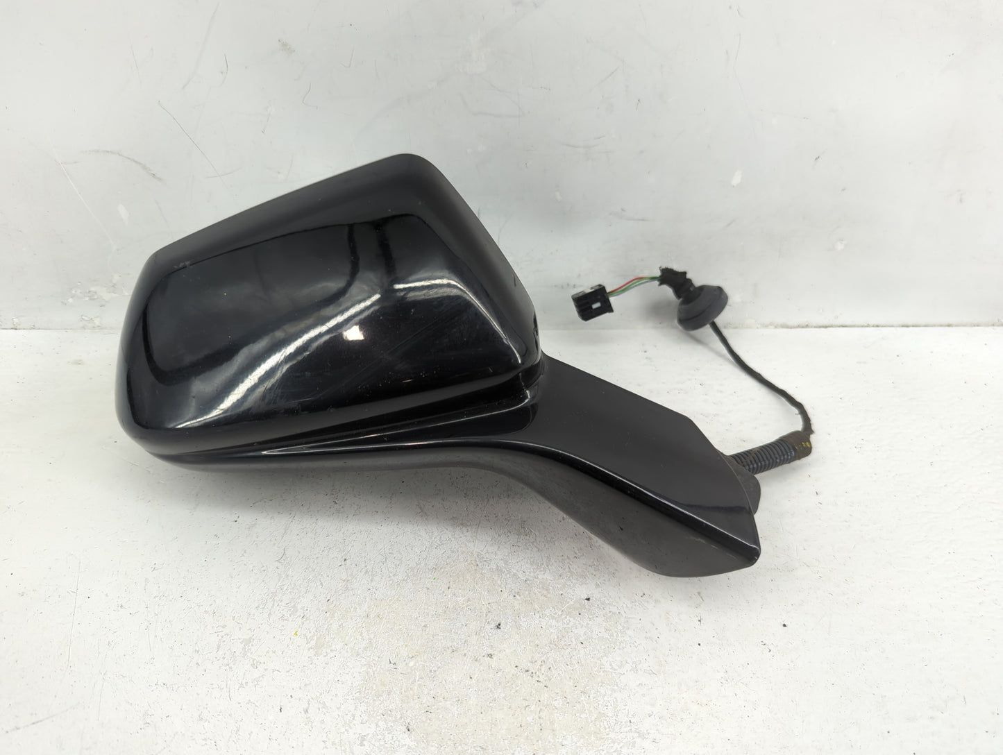 2016-2019 Chevrolet Camaro Passenger Side View Mirror - Right Door Mirror OEM Used - Oemusedautoparts1.com