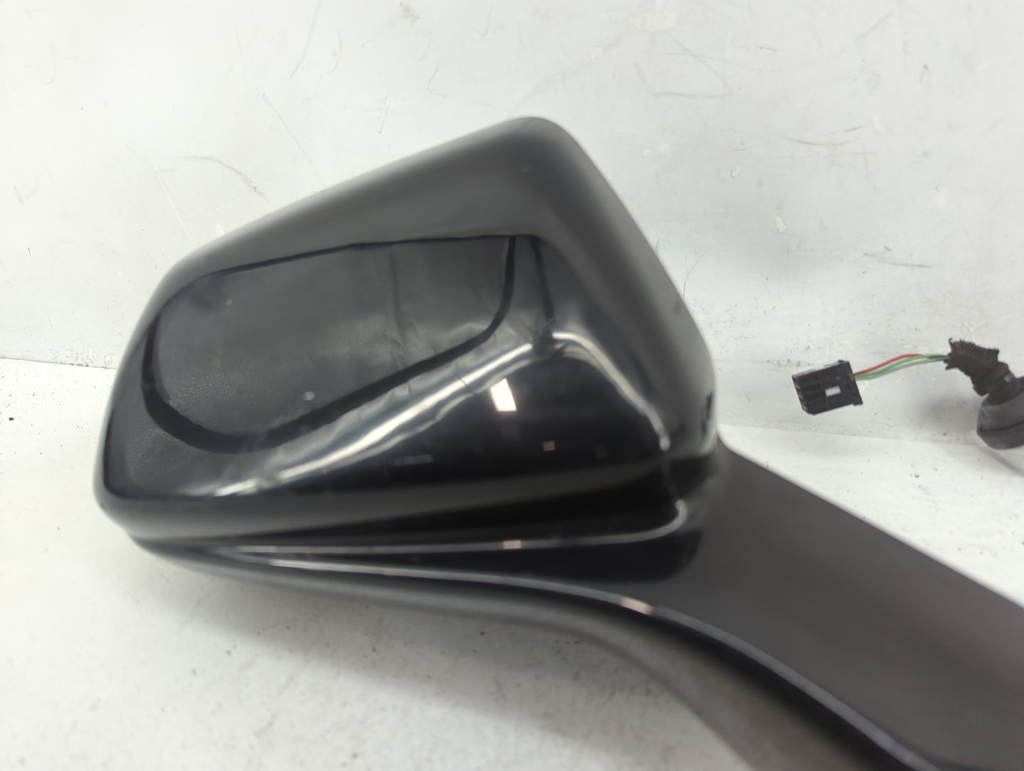 2016-2019 Chevrolet Camaro Passenger Side View Mirror - Right Door Mirror OEM Used - Oemusedautoparts1.com