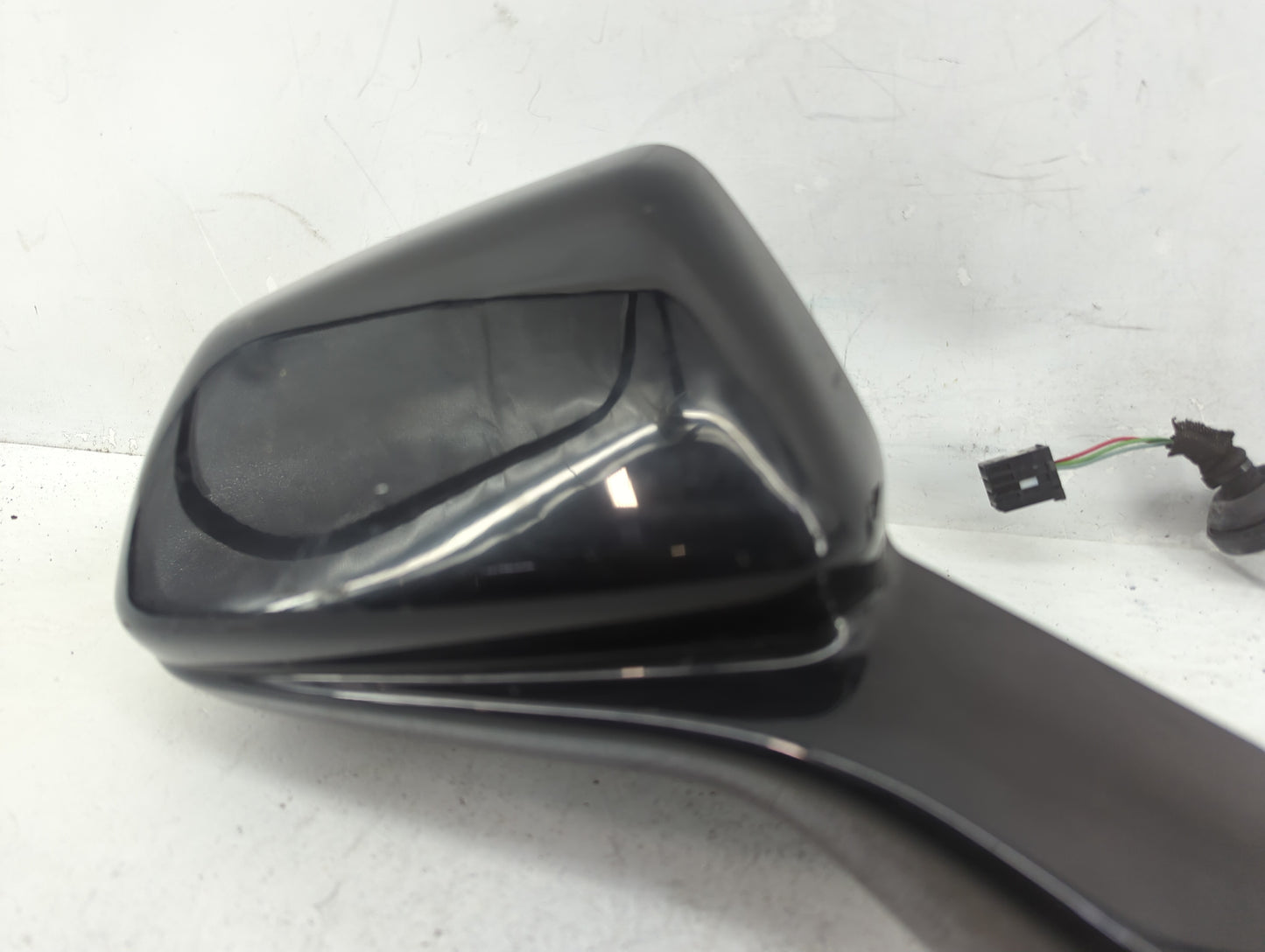 2016-2019 Chevrolet Camaro Passenger Side View Mirror - Right Door Mirror OEM Used - Oemusedautoparts1.com