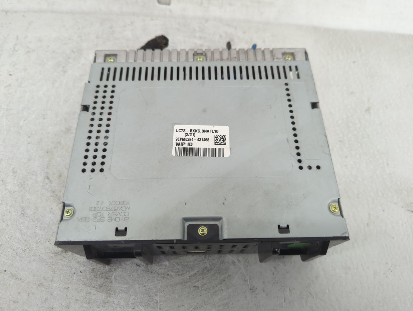 2016 Chevrolet Camaro Radio AM FM Cd Player Receiver Replacement P/N:42504329 Fits OEM Used Auto Parts - Oemusedautoparts1.c
