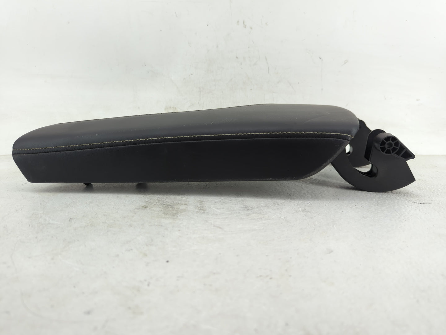 2016 Chevrolet Camaro Center Console Armrest Cover Lid Fits OEM Used Auto Parts - Oemusedautoparts1.com
