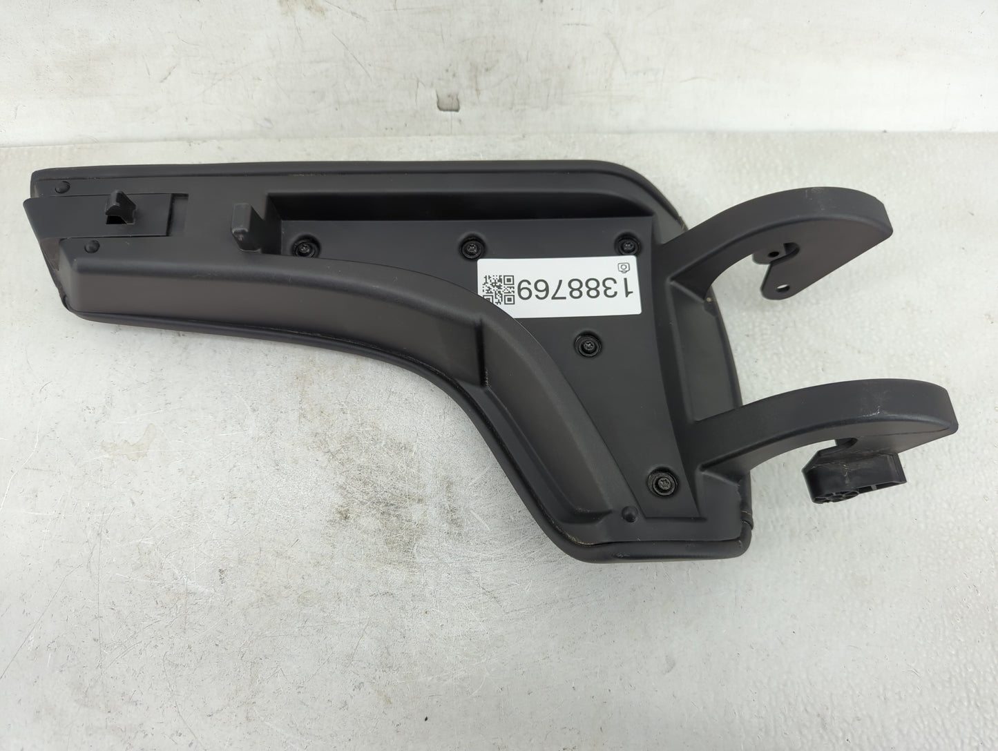 2016 Chevrolet Camaro Center Console Armrest Cover Lid Fits OEM Used Auto Parts - Oemusedautoparts1.com