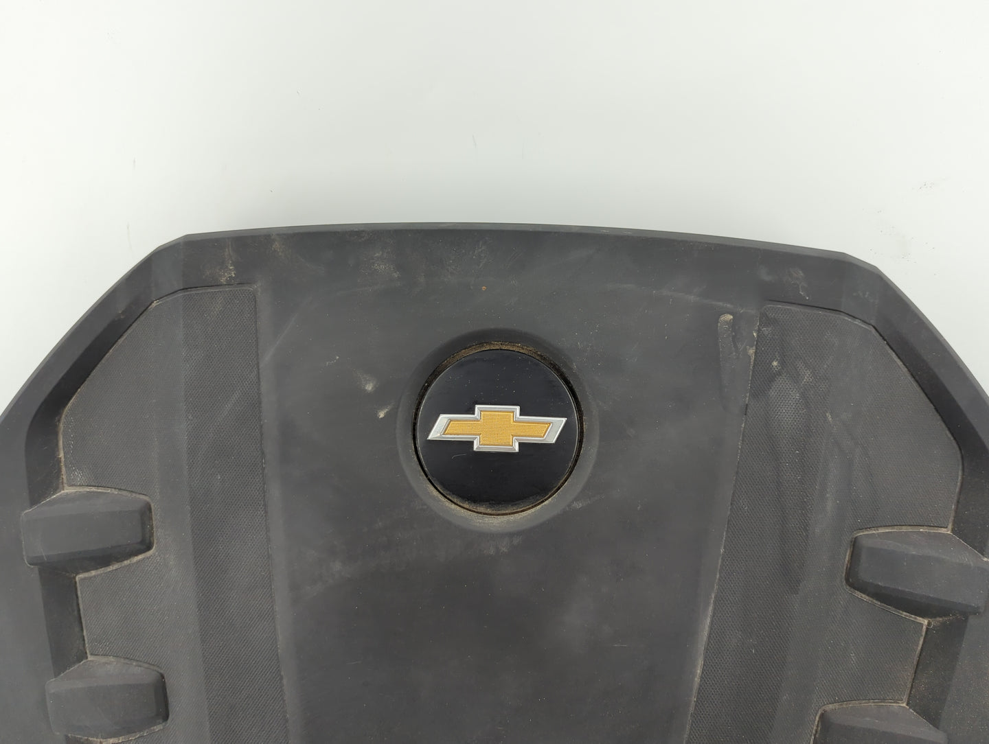 2016 Chevrolet Camaro Engine Cover - Oemusedautoparts1.com
