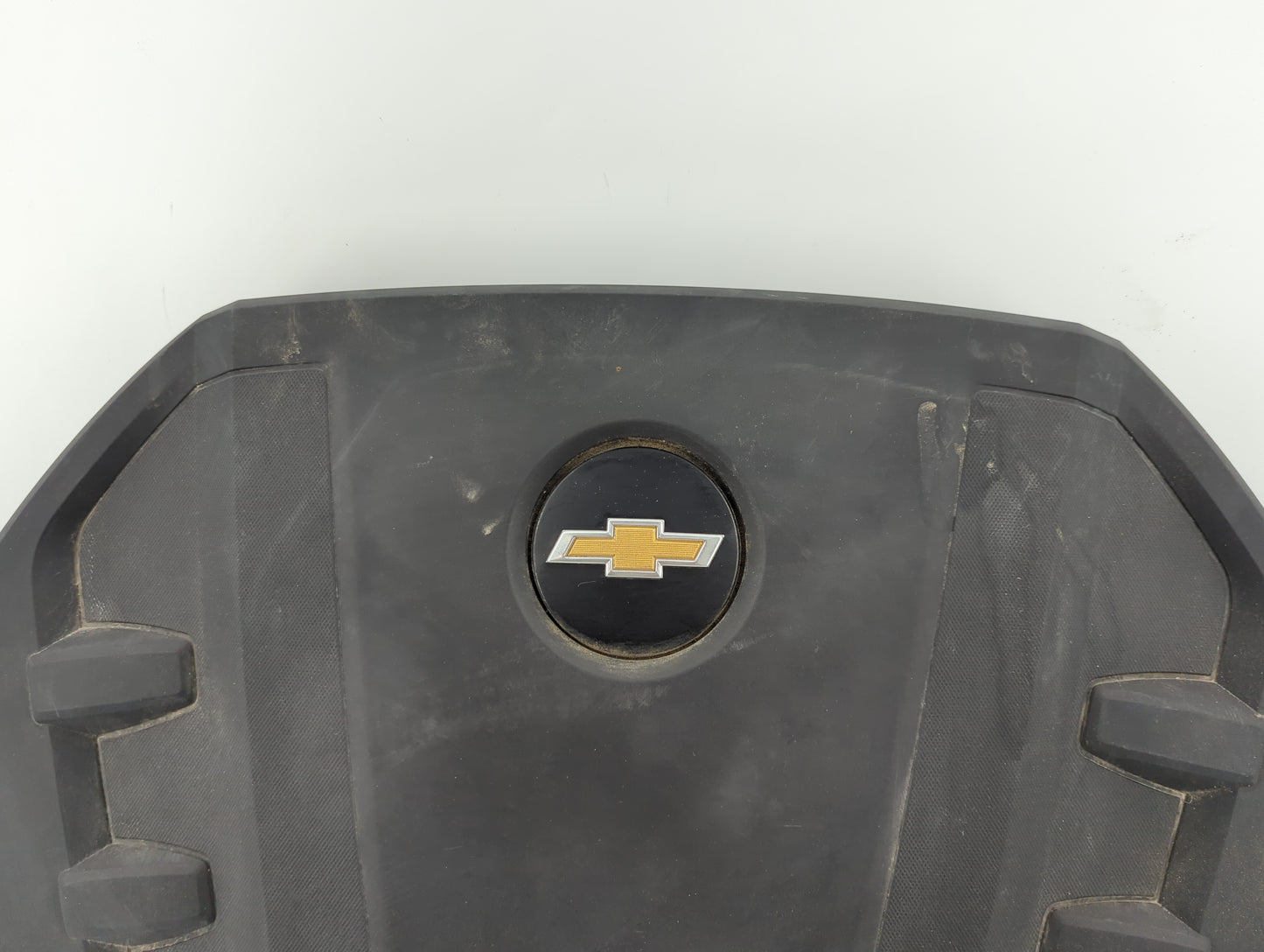 2016 Chevrolet Camaro Engine Cover - Oemusedautoparts1.com