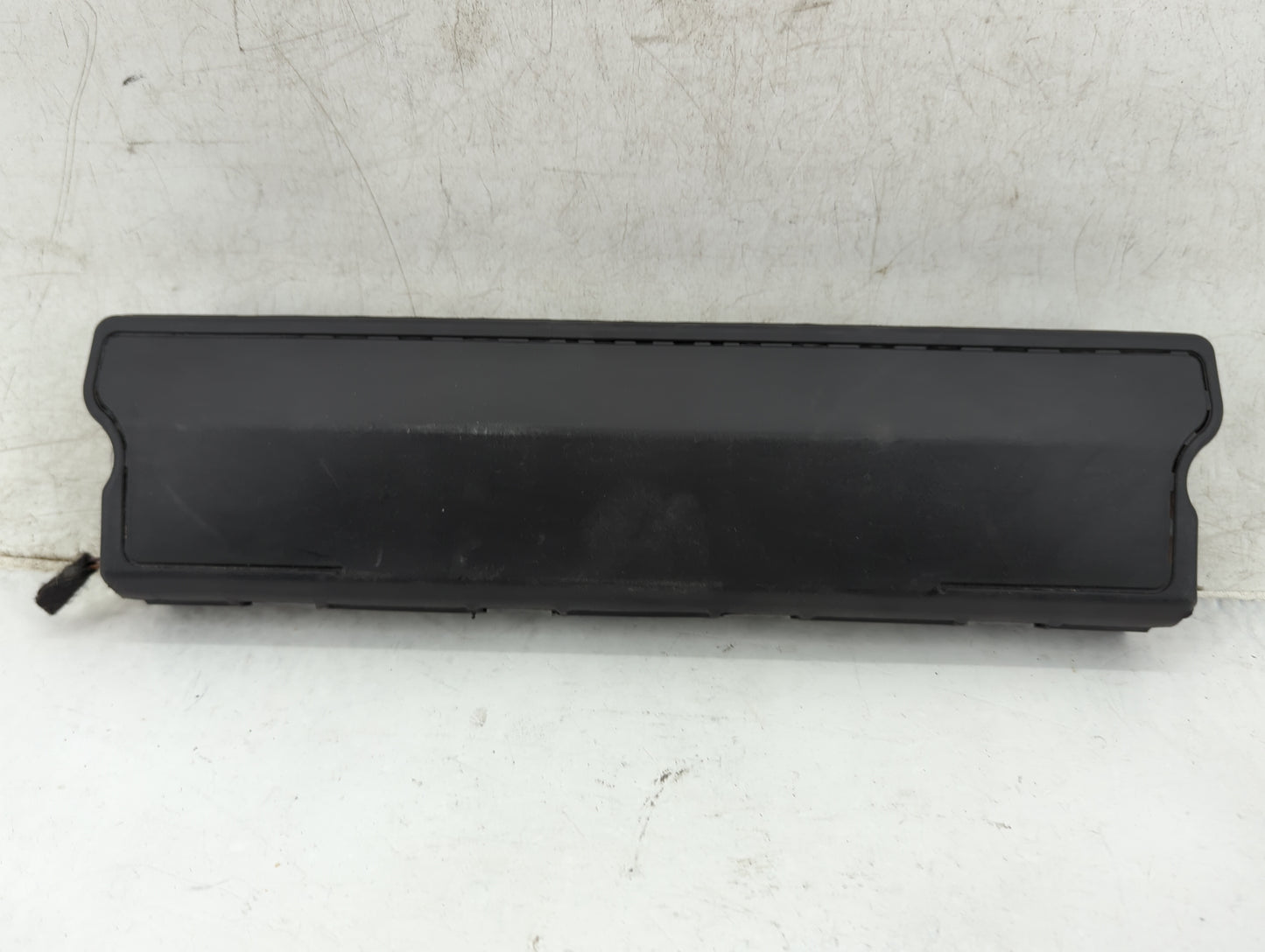 2016-2021 Chevrolet Camaro Air Bag Passenger Right Knee OEM P/N:84029021 Fits Fits 2016 2017 2018 2019 2020 2021 OEM Used Au
