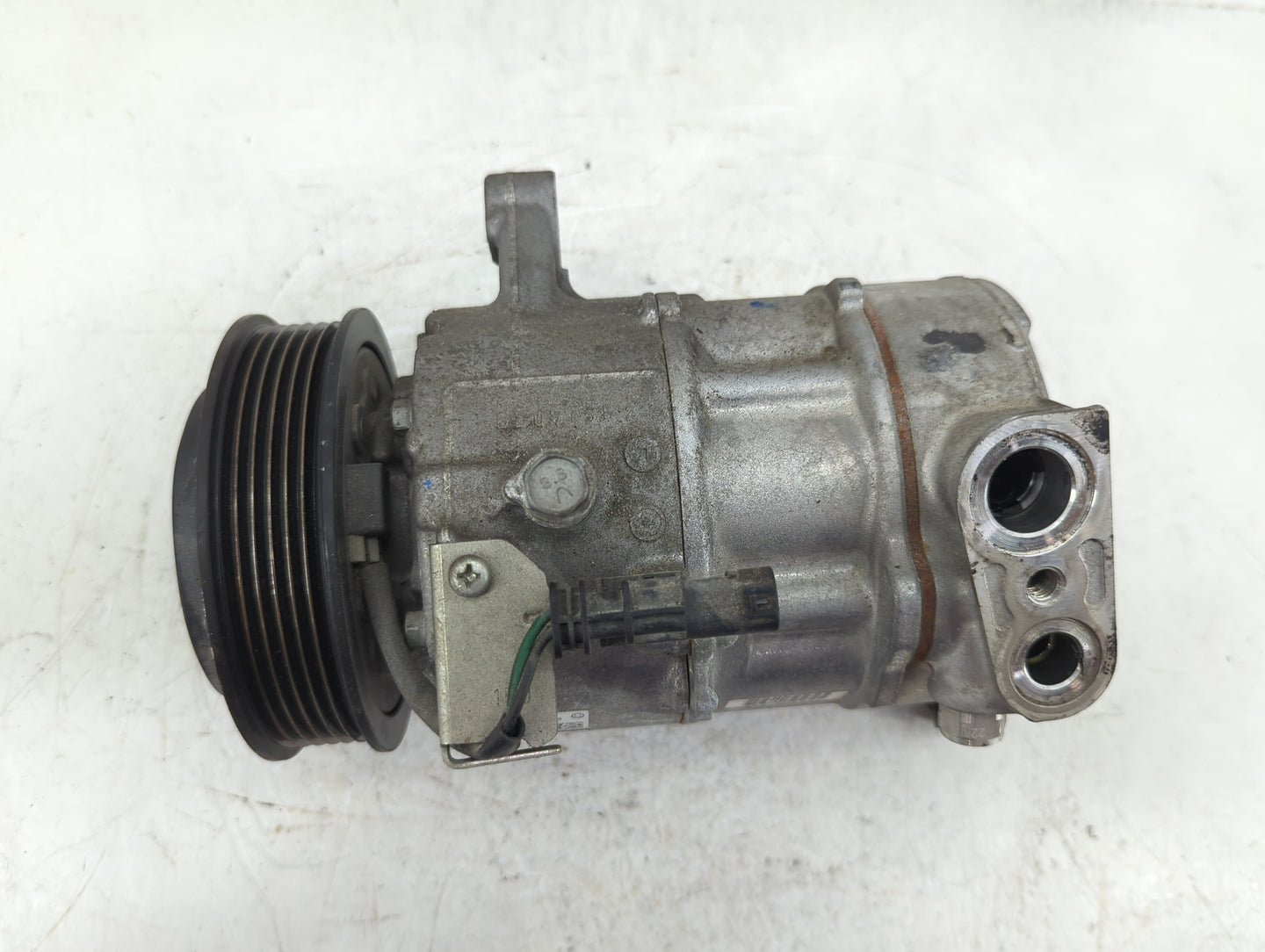 2016-2016 Chevrolet Camaro Air Conditioning A/c Ac Compressor Oem - Oemusedautoparts1.com