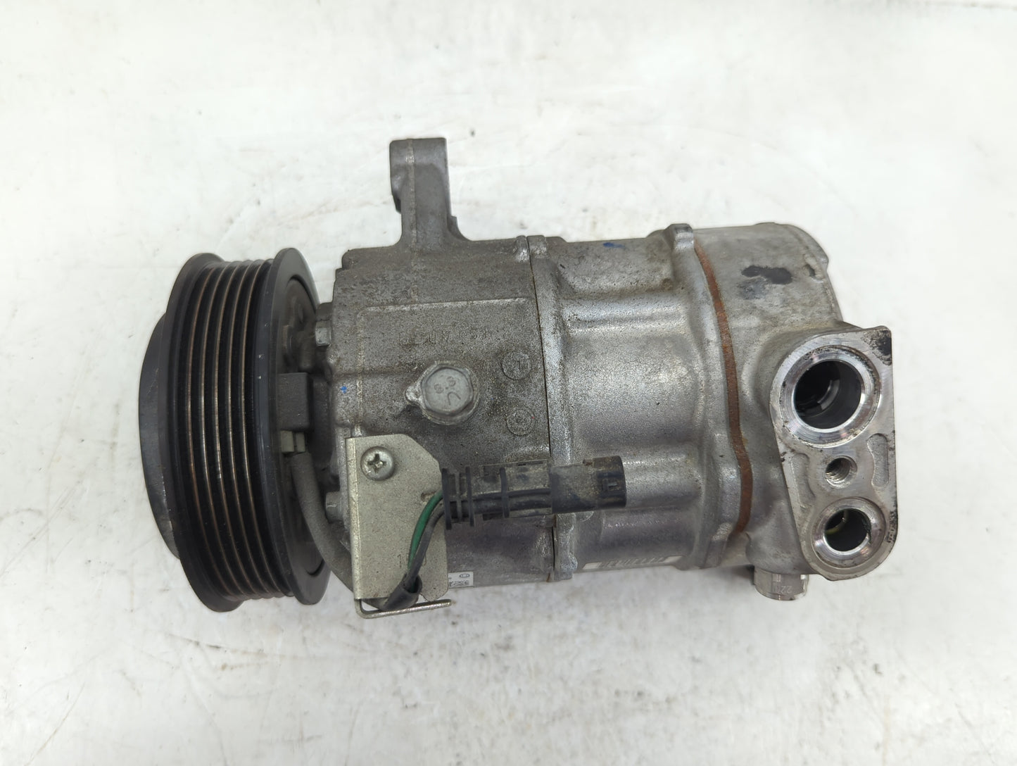 2016-2016 Chevrolet Camaro Air Conditioning A/c Ac Compressor Oem - Oemusedautoparts1.com
