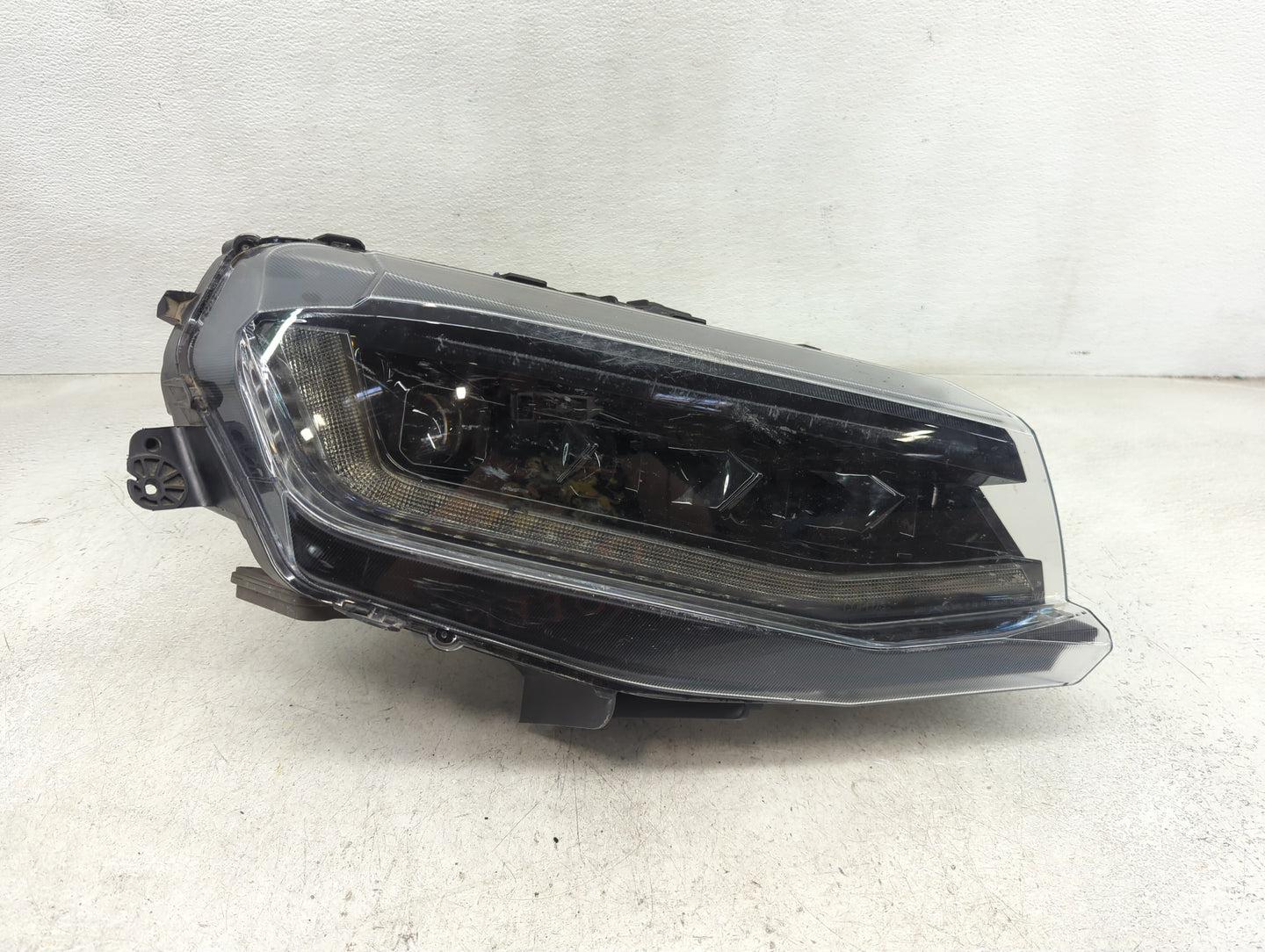 2016-2018 Chevrolet Camaro Passenger Right Oem Head Light Headlight Lamp - Oemusedautoparts1.com
