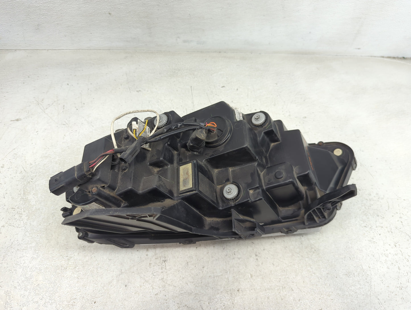 2016-2018 Chevrolet Camaro Passenger Right Oem Head Light Headlight Lamp - Oemusedautoparts1.com