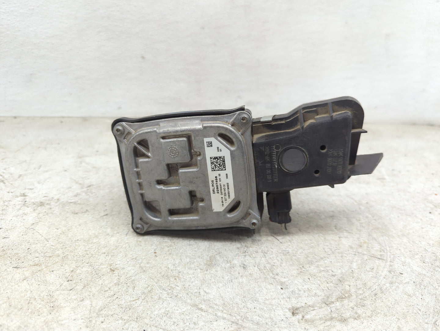 2016-2018 Chevrolet Camaro Headlight Ballast Head Light - Oemusedautoparts1.com