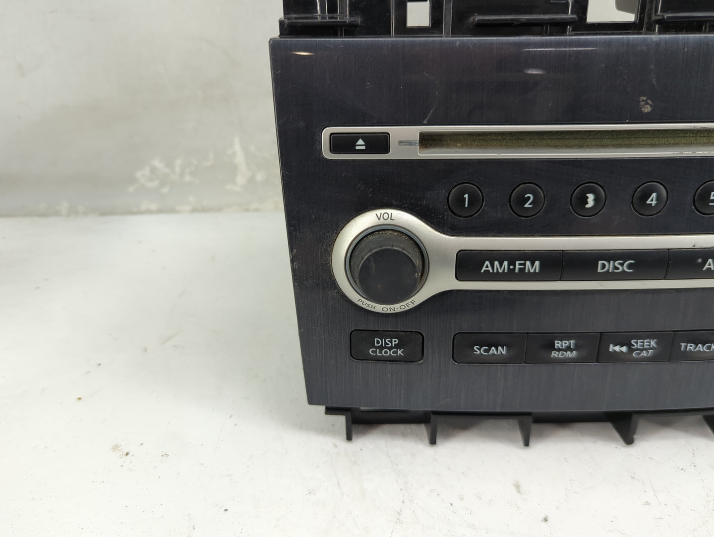 2016 Chevrolet Camaro Radio AM FM Cd Player Receiver Replacement P/N:28185 9DA0A Fits Fits 2018 OEM Used Auto Parts - Oemuse