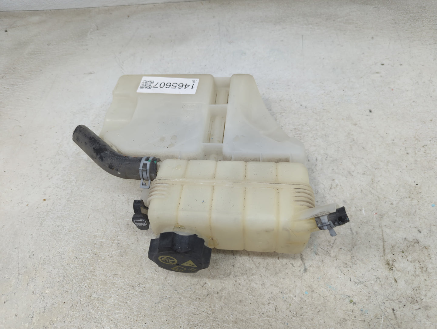 2016 Chevrolet Camaro Radiator Coolant Overflow Expansion Tank Bottle 1465607 - Oemusedautoparts1.com