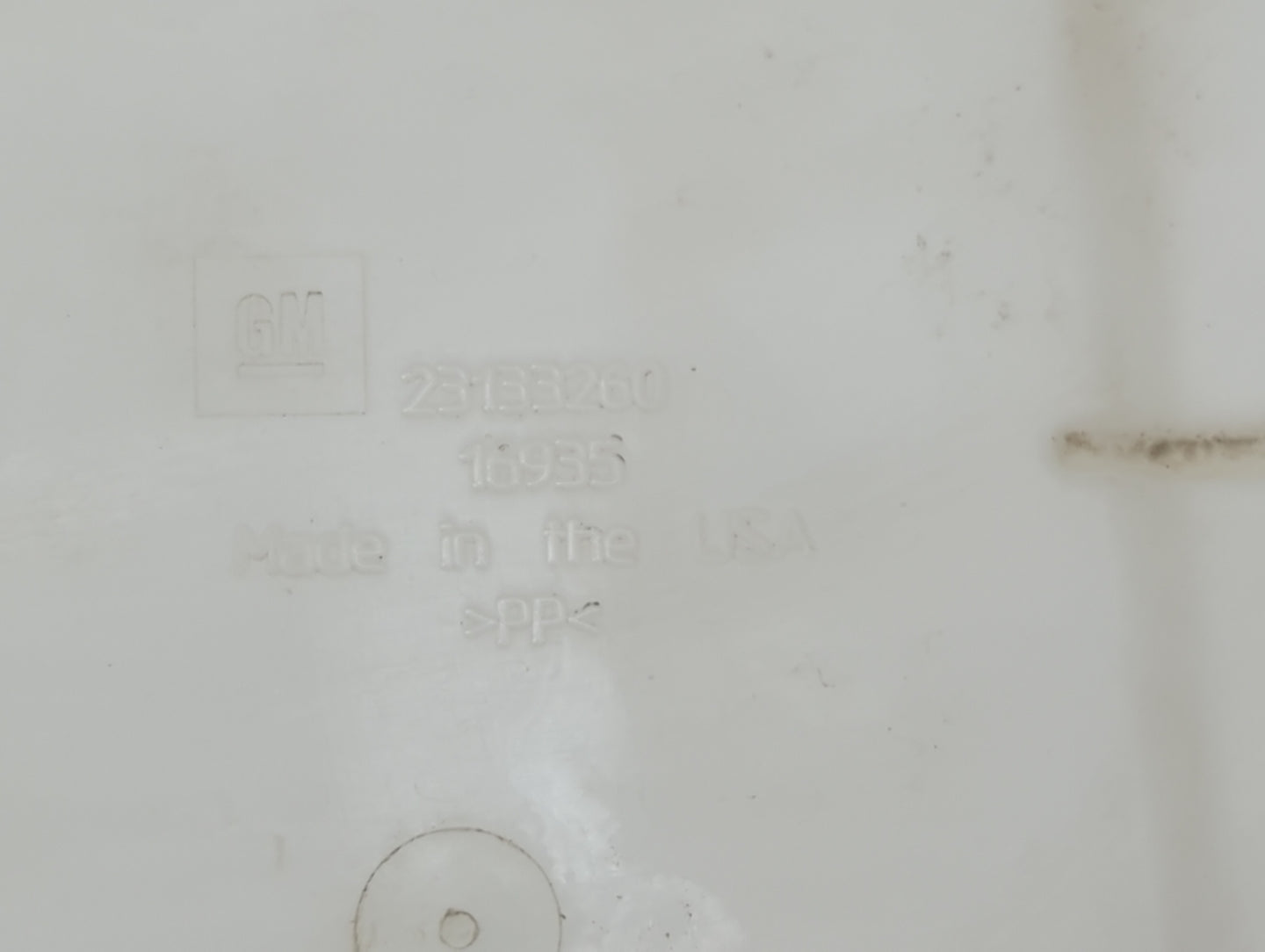 2016-2017 Chevrolet Camaro Windshield Washer Fluid Reservoir Bottle Oem 1465654 - Oemusedautoparts1.com