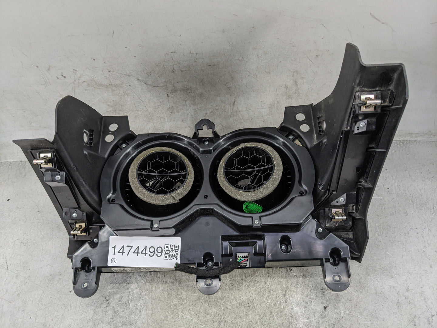 2016-2017 Chevrolet Camaro Climate Control Module Temperature AC/Heater Replacement P/N:84015994 7370200000000X Fits OEM Use