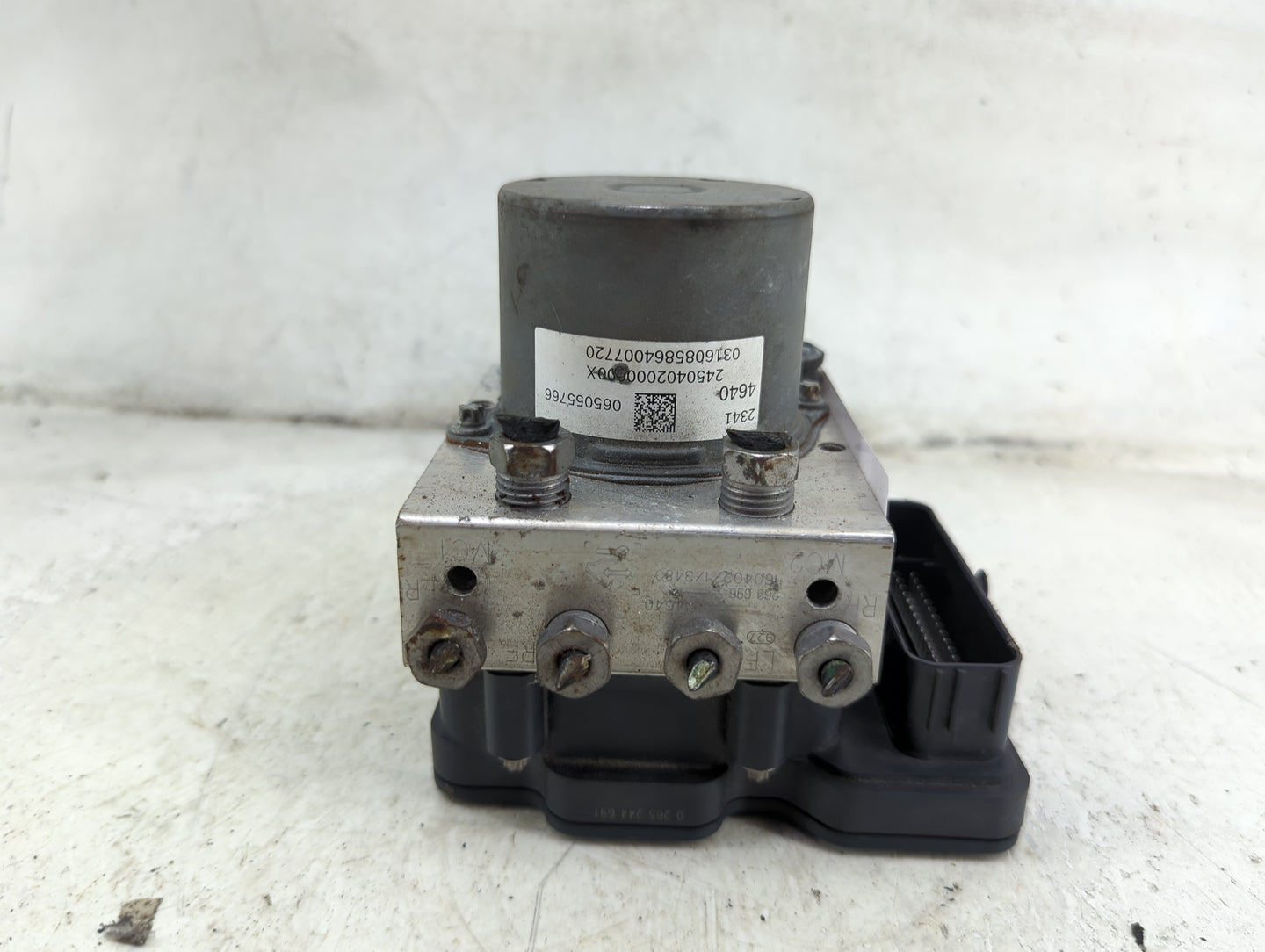 2016 Chevrolet Camaro ABS Pump Control Module Replacement P/N:0265255766 24504020000X, 0316085864007720, 2341, 4640 Fits OEM