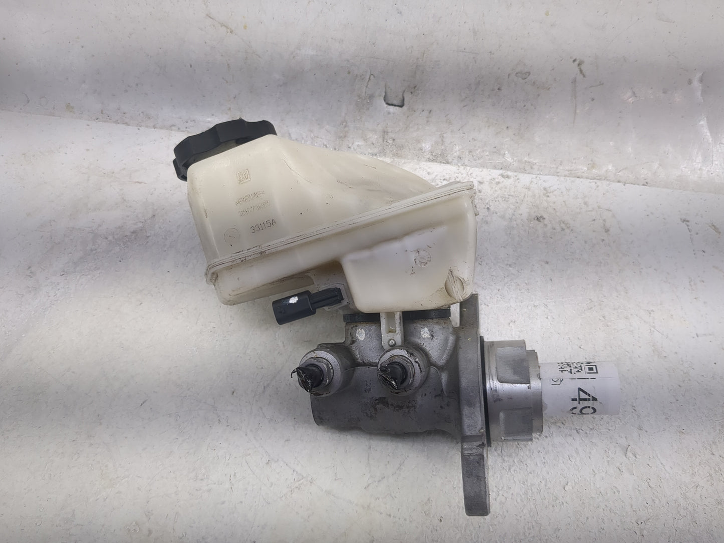 2016-2020 Chevrolet Camaro Brake Master Cylinder 1498116 - Oemusedautoparts1.com