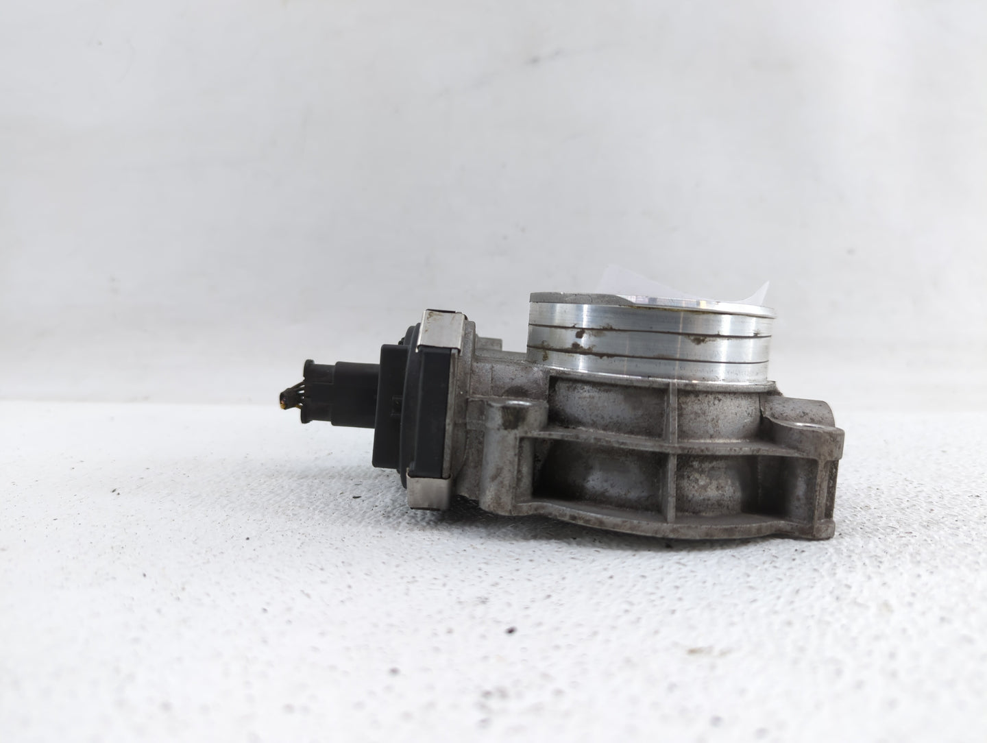 2016-2019 Chevrolet Camaro Throttle Body P/N:12671014 12648414, 1267 1014 Fits Fits 2016 2017 2018 2019 OEM Used Auto Parts 