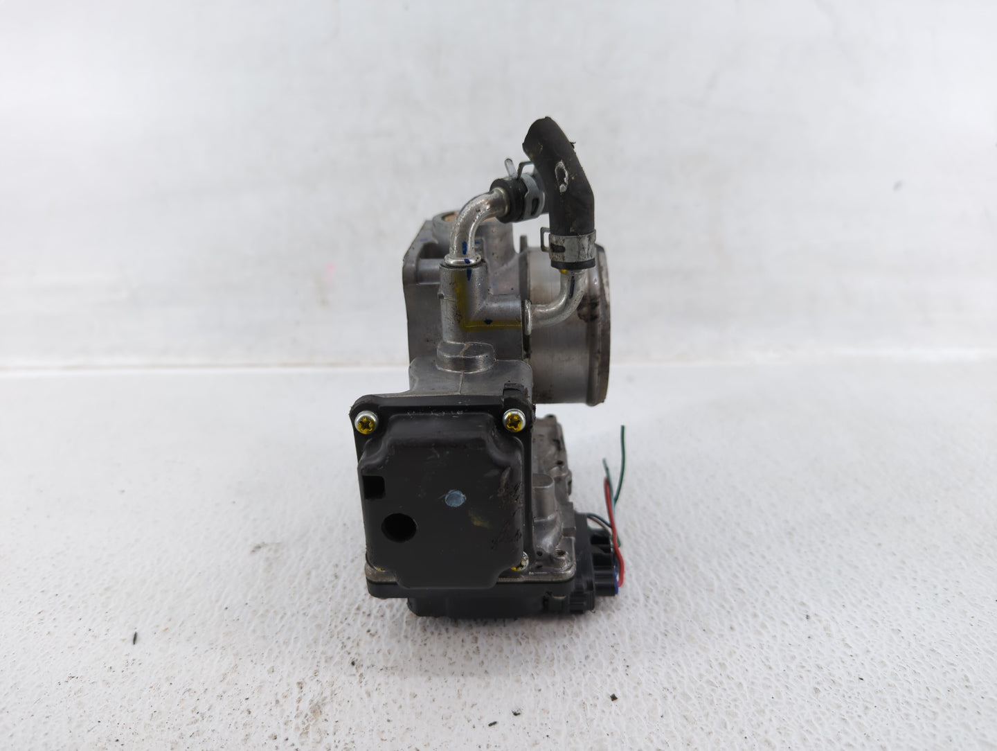 2016-2021 Chevrolet Camaro Throttle Body P/N:GMG9A 12671014 Fits Fits 2016 2017 2018 2019 2020 2021 2022 OEM Used Auto Parts