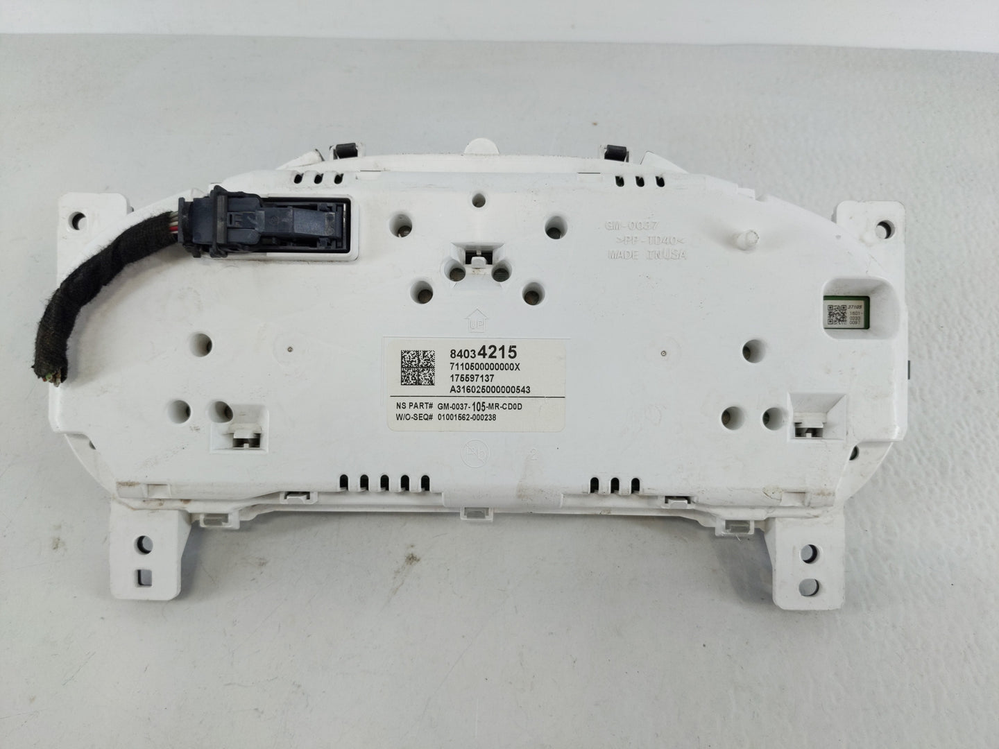 2016 Chevrolet Colorado Instrument Cluster Speedometer Gauges P/N:84034215 Fits OEM Used Auto Parts - Oemusedautoparts1.com