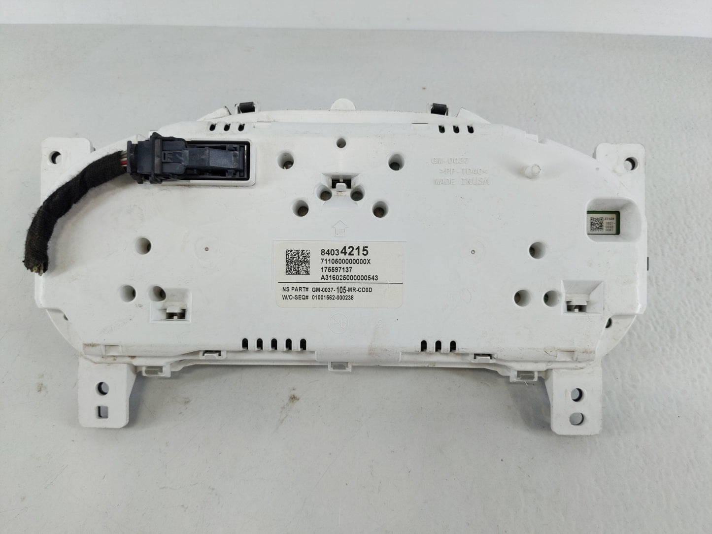 2016 Chevrolet Colorado Instrument Cluster Speedometer Gauges P/N:84034215 Fits OEM Used Auto Parts - Oemusedautoparts1.com