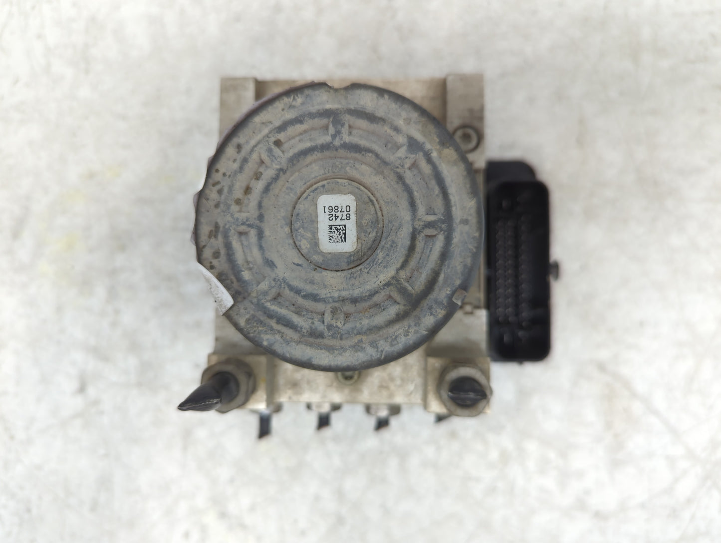 2016 Chevrolet Colorado ABS Pump Control Module Replacement P/N:23374048 Fits OEM Used Auto Parts - Oemusedautoparts1.com