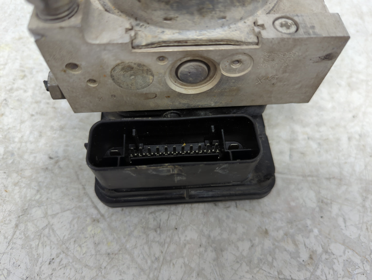2016 Chevrolet Colorado ABS Pump Control Module Replacement P/N:23374048 Fits OEM Used Auto Parts - Oemusedautoparts1.com