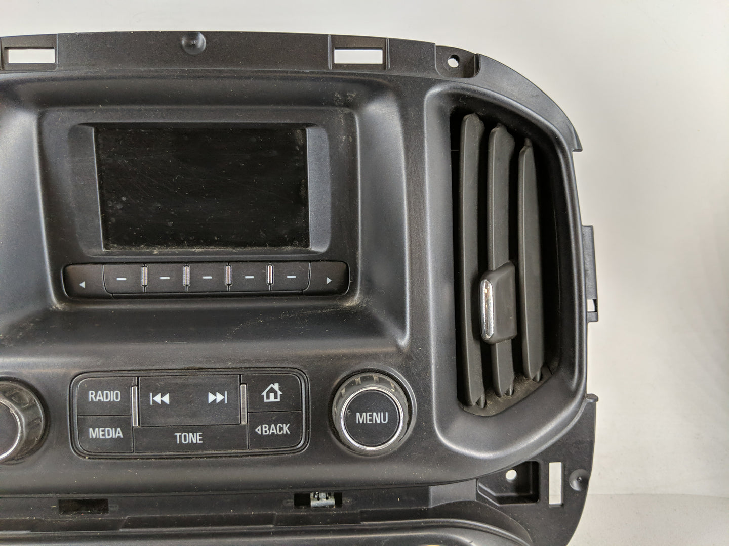 2015-2016 Chevrolet Colorado Radio AM FM Cd Player Receiver Replacement P/N:23217988 Fits Fits 2015 2016 OEM Used Auto Parts