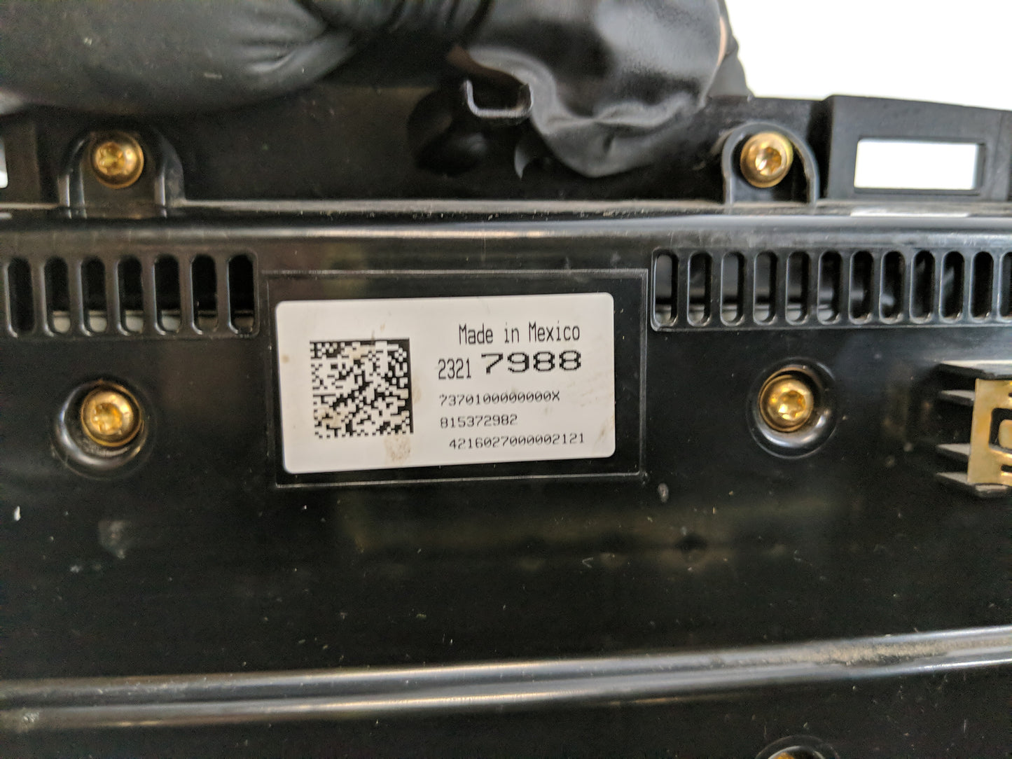 2015-2016 Chevrolet Colorado Radio AM FM Cd Player Receiver Replacement P/N:23217988 Fits Fits 2015 2016 OEM Used Auto Parts