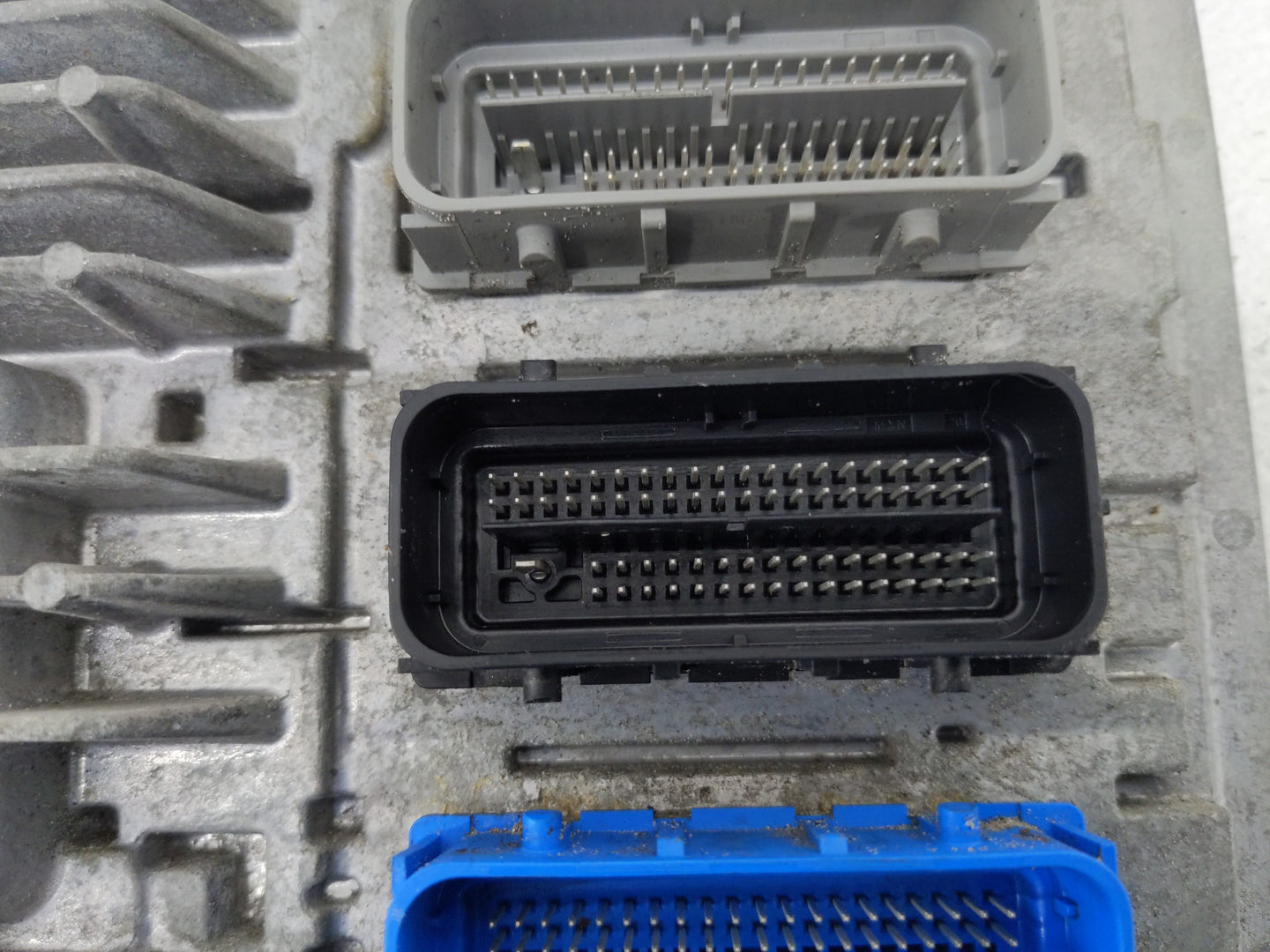 2015-2016 Chevrolet Colorado PCM Engine Control Computer ECU ECM PCU OEM P/N:12673585 Fits Fits 2015 2016 OEM Used Auto Part