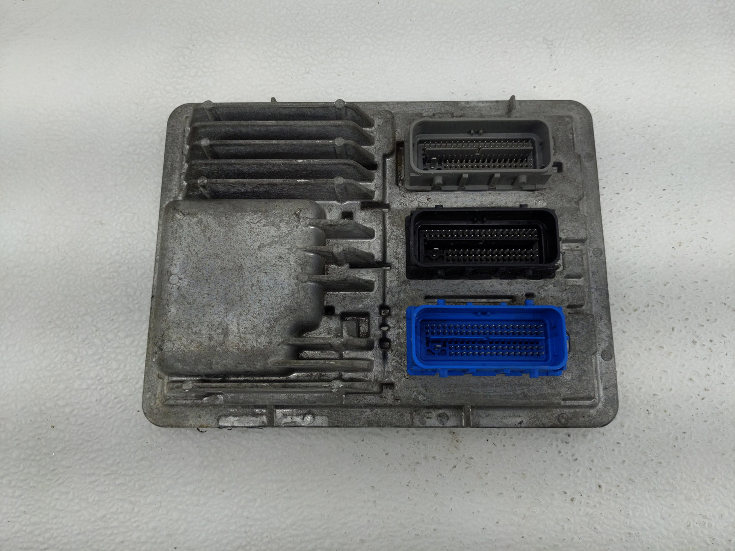 2015-2016 Chevrolet Colorado PCM Engine Control Computer ECU ECM PCU OEM P/N:12673585 Fits Fits 2015 2016 OEM Used Auto Part