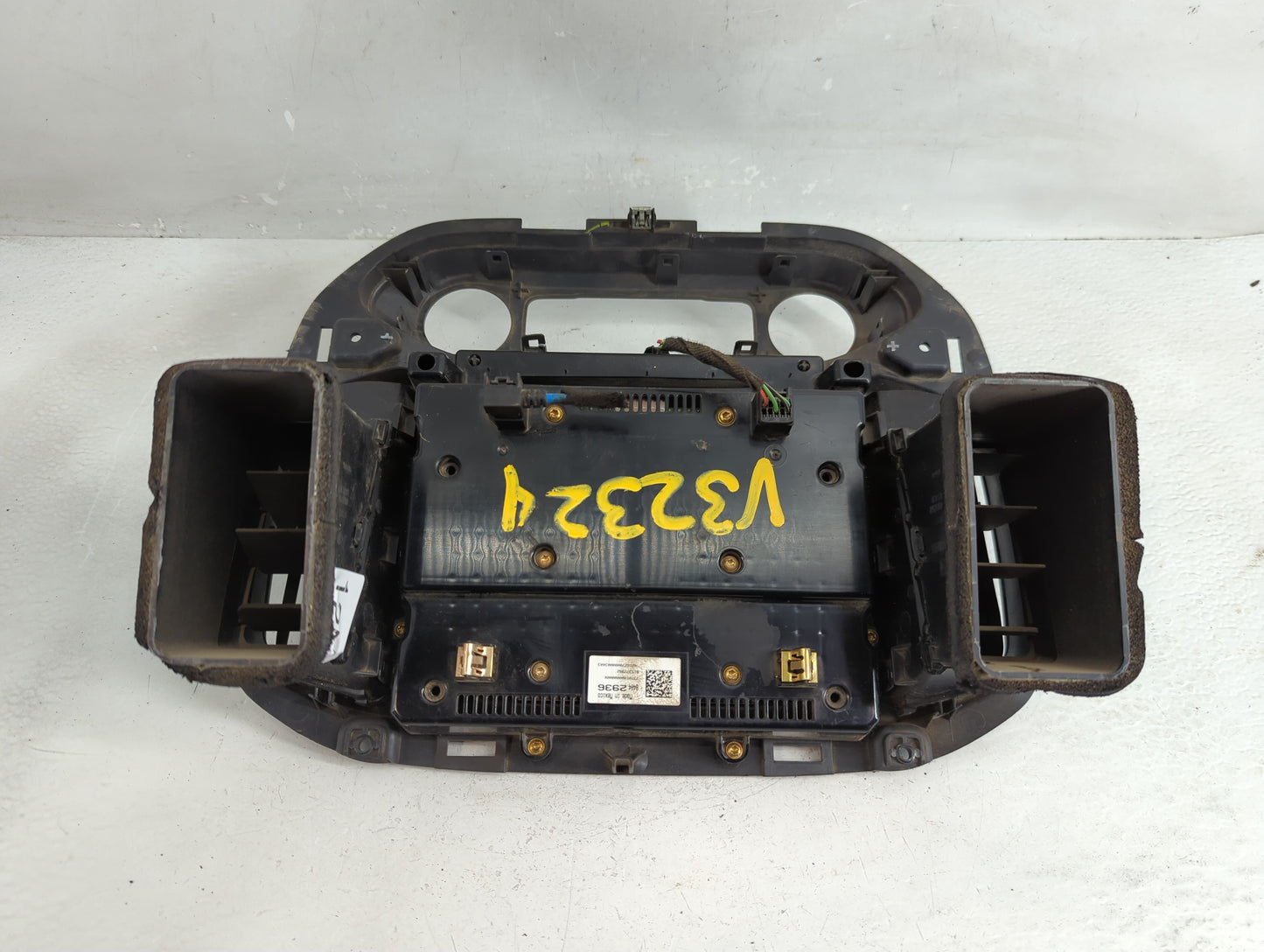 2015-2016 Chevrolet Colorado Radio AM FM Cd Player Receiver Replacement P/N:84042936 Fits Fits 2015 2016 OEM Used Auto Parts