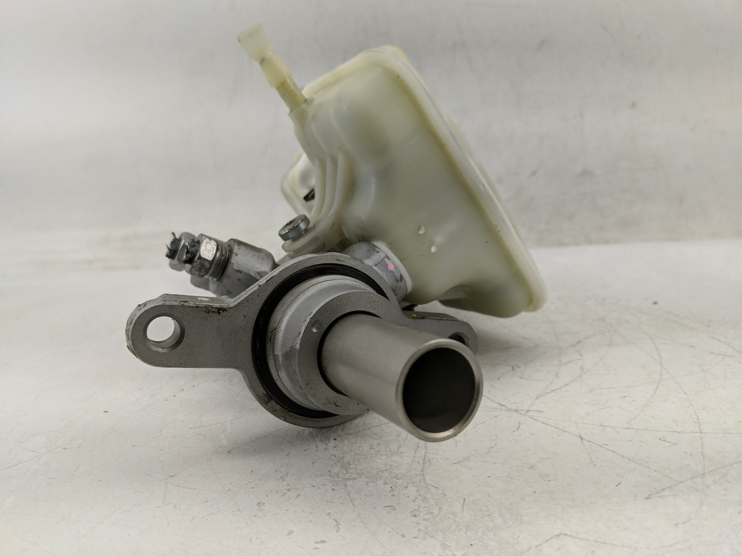2015-2022 Chevrolet Colorado Brake Master Cylinder - Oemusedautoparts1.com