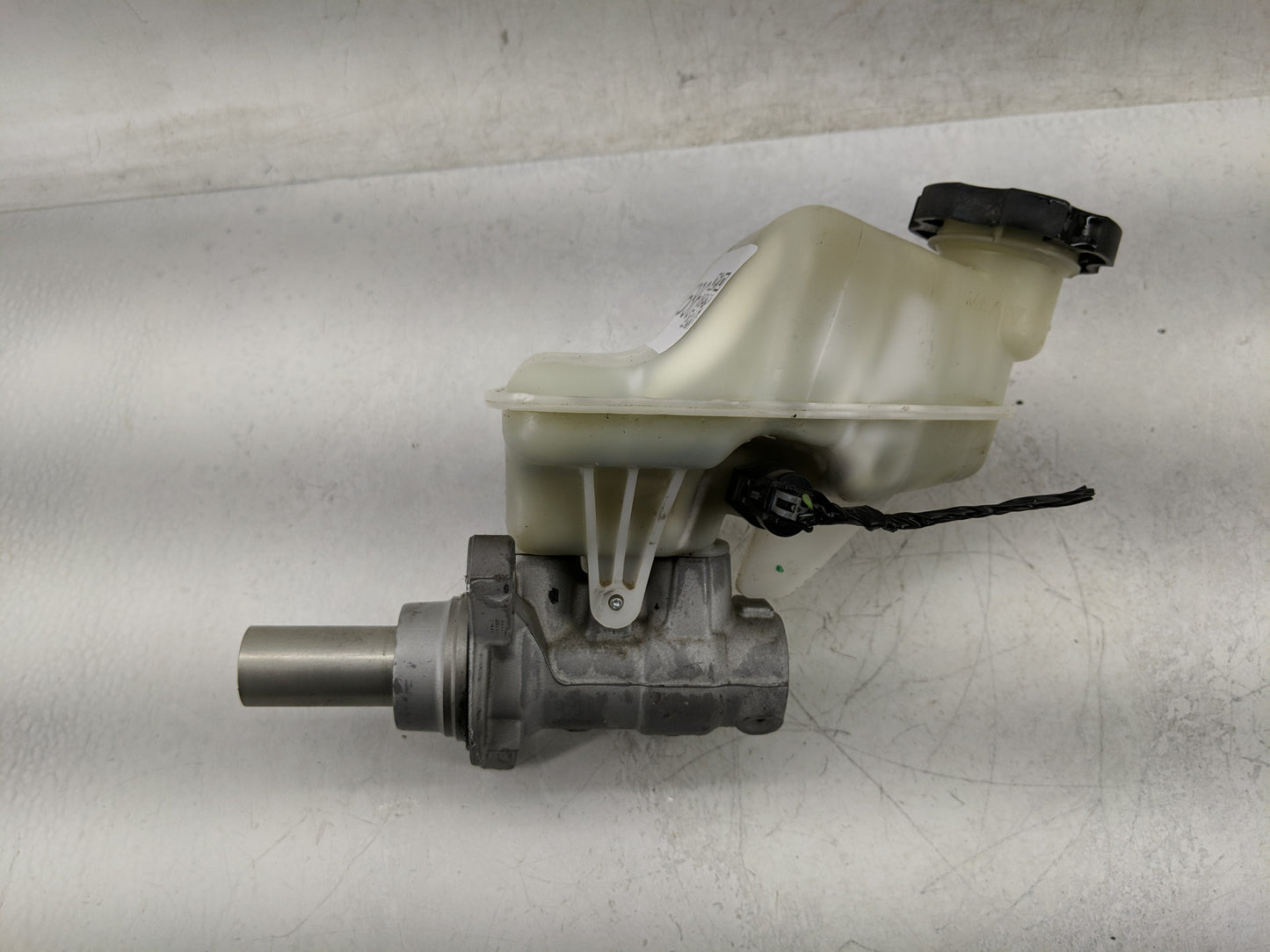 2015-2022 Chevrolet Colorado Brake Master Cylinder - Oemusedautoparts1.com