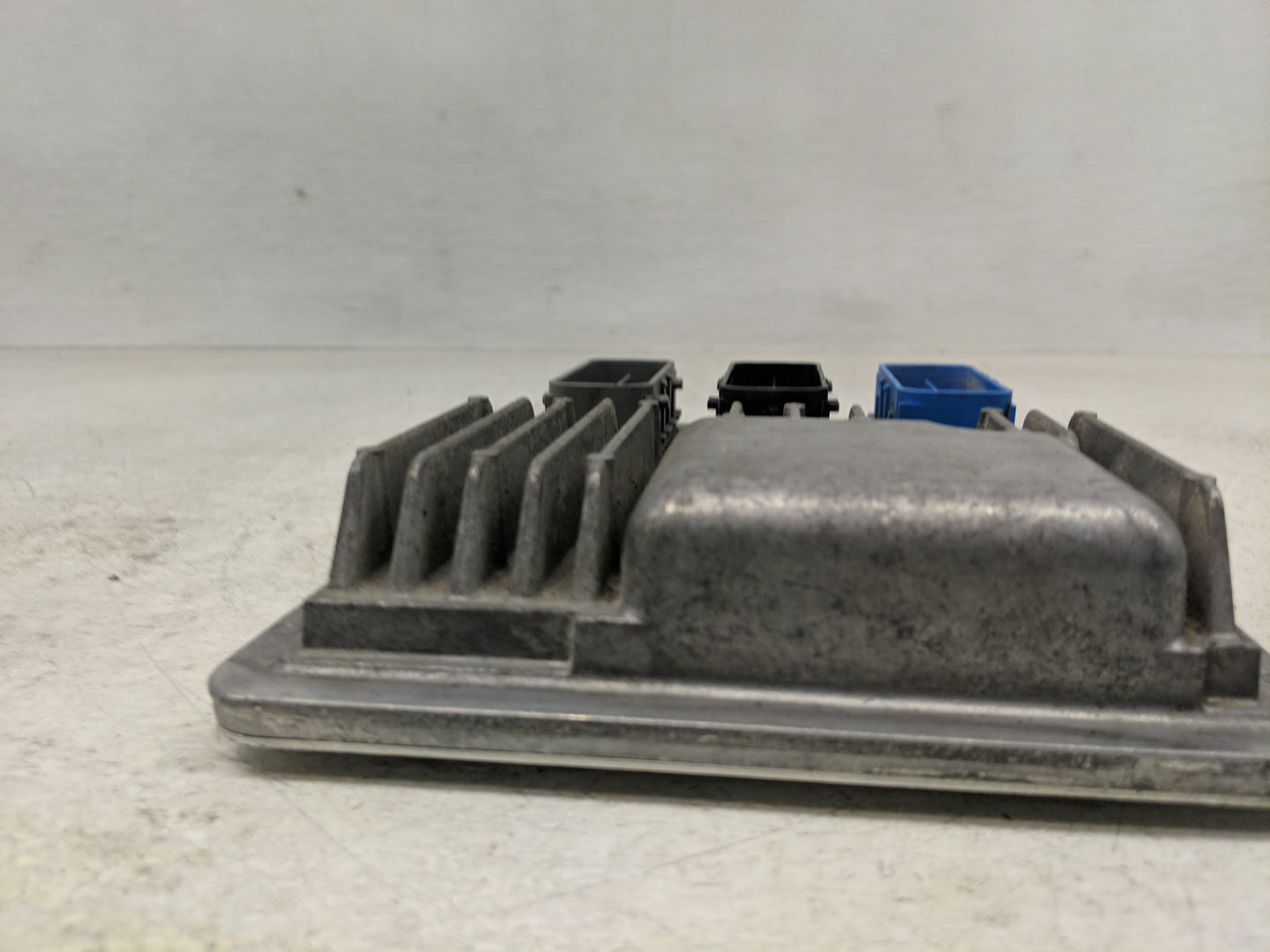 2015-2016 Chevrolet Colorado PCM Engine Control Computer ECU ECM PCU OEM P/N:811839393 12673585 Fits Fits 2015 2016 OEM Used