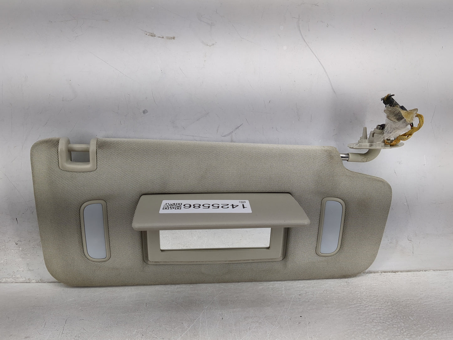 2015-2016 Chevrolet Colorado Sun Visor Shade Replacement Driver Left Mirror Fits Fits 2015 2016 OEM Used Auto Parts - Oemuse