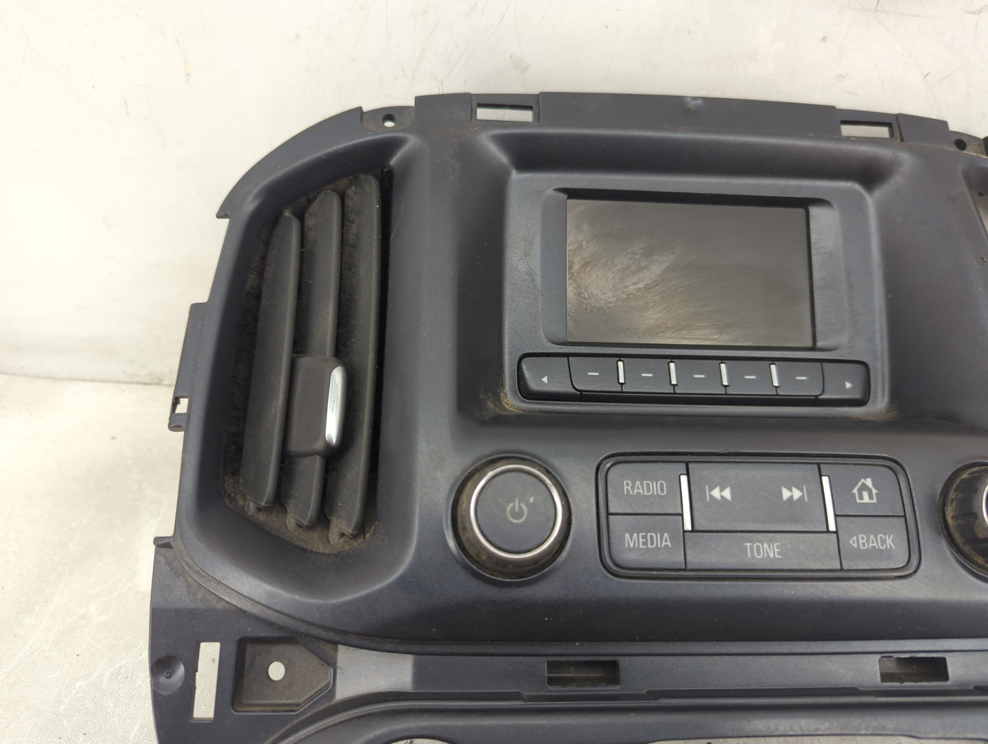 2015-2016 Chevrolet Colorado Radio AM FM Cd Player Receiver Replacement P/N:84042936 815372982 Fits Fits 2015 2016 OEM Used 