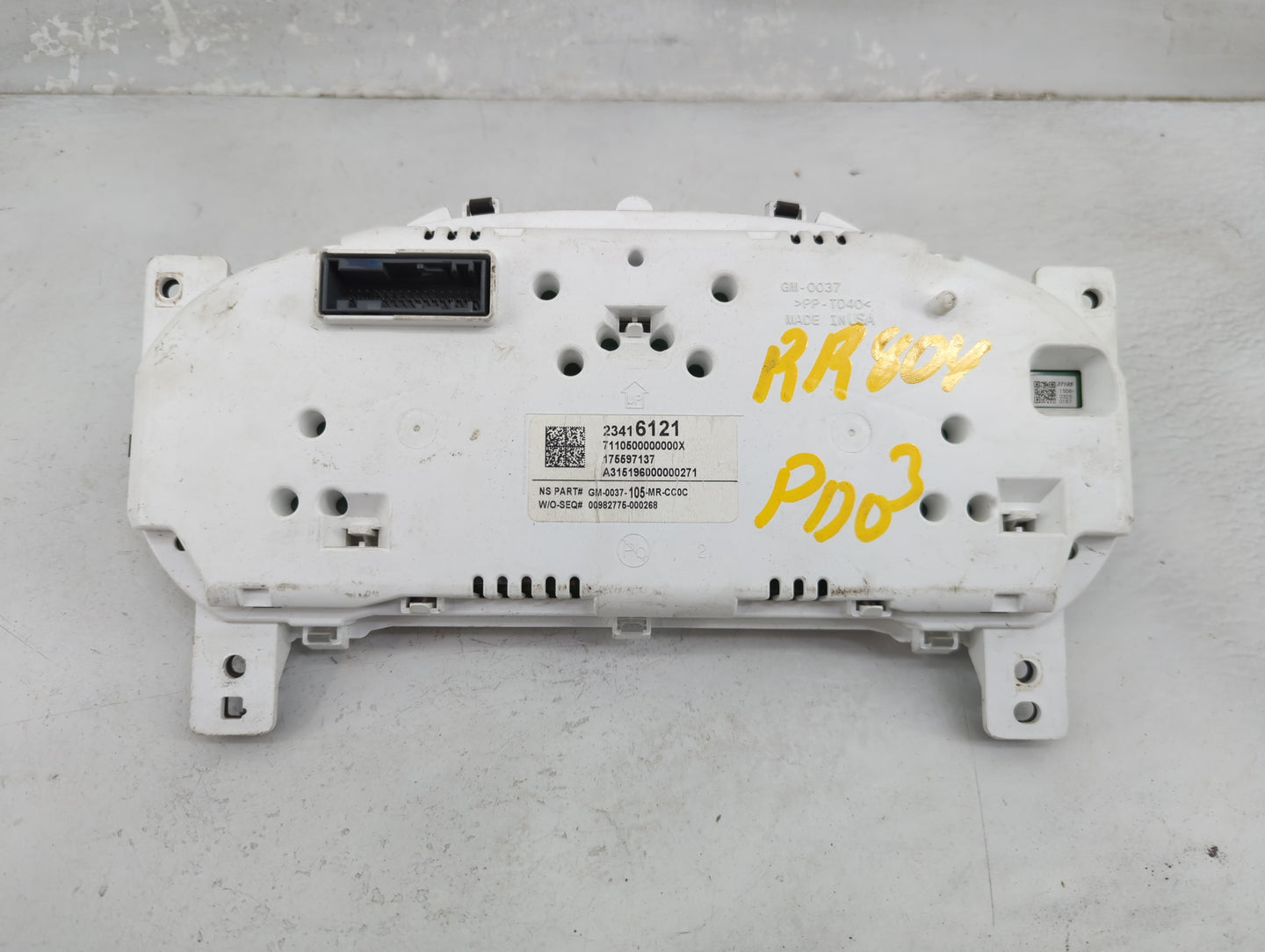 2016 Chevrolet Colorado Instrument Cluster Speedometer Gauges P/N:23416121 GM-0037-105-MR-CC0C Miles: Fits OEM Used Auto Par