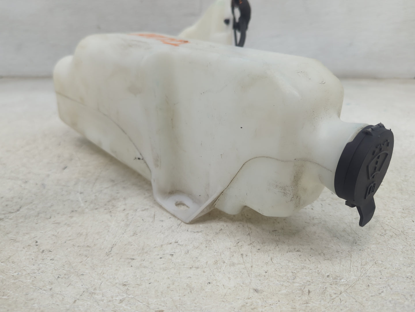 2015 Chevrolet Colorado Windshield Washer Fluid Reservoir Bottle Oem - Oemusedautoparts1.com