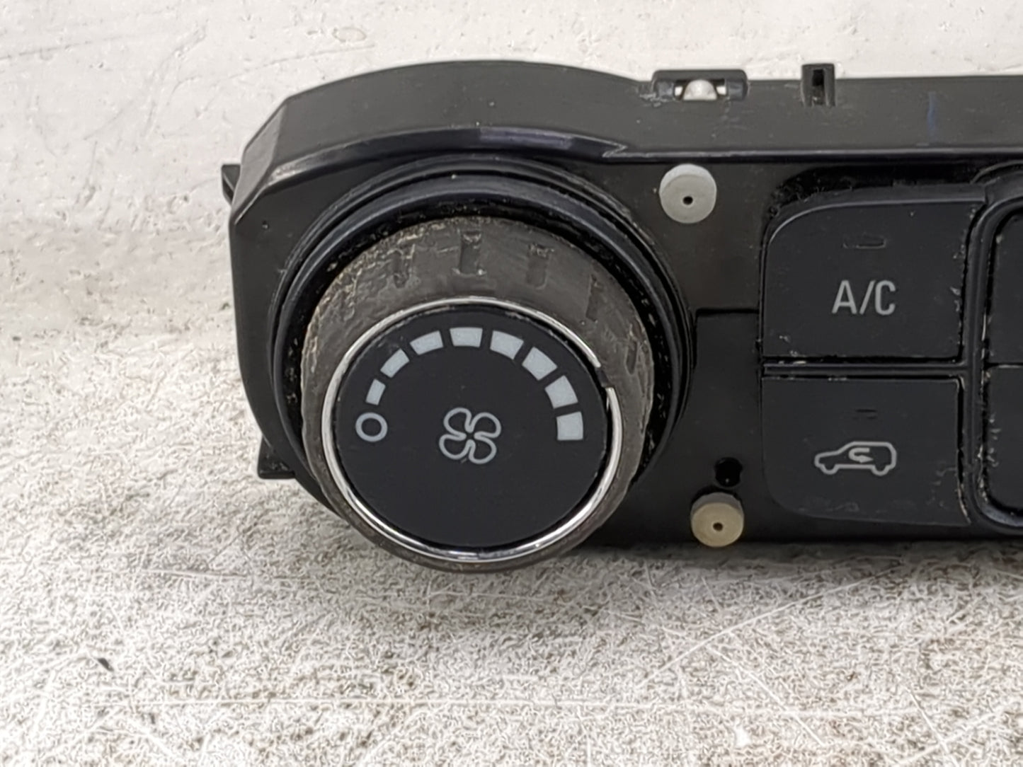 2015-2022 Chevrolet Colorado Climate Control Module Temperature AC/Heater Replacement P/N:23486619 Fits OEM Used Auto Parts 