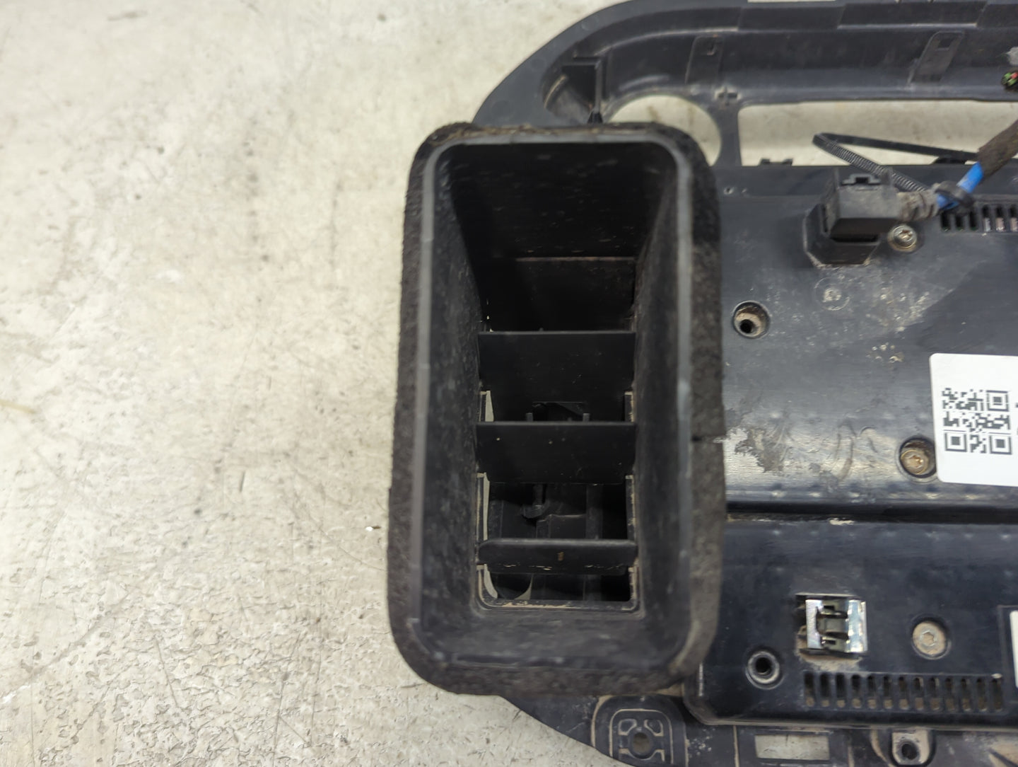 2015-2016 Chevrolet Colorado Radio Control Panel 1494472 - Oemusedautoparts1.com